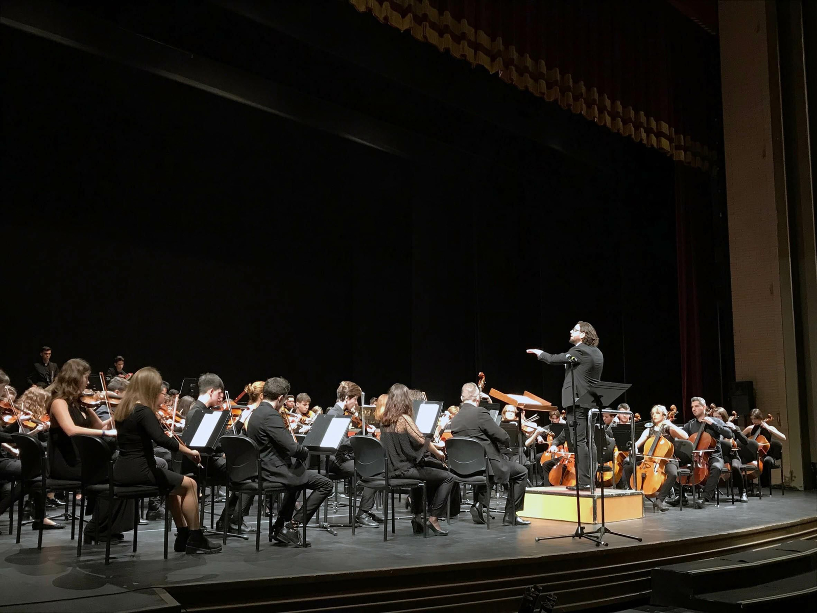 La OJAL y su orquesta joven dirigidas por Aarón Zapico en el Maestro Padilla.
