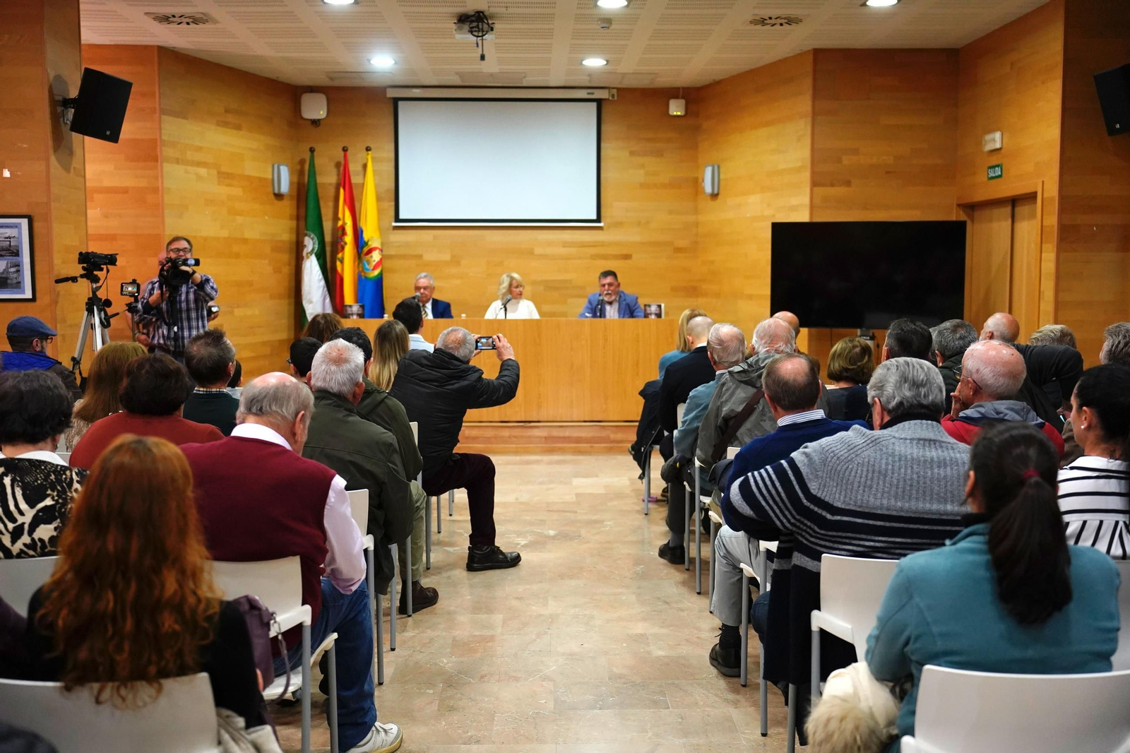 Fotos de la presentación del libro de Francisco Marquez en el Centro Documental José Luis Cano