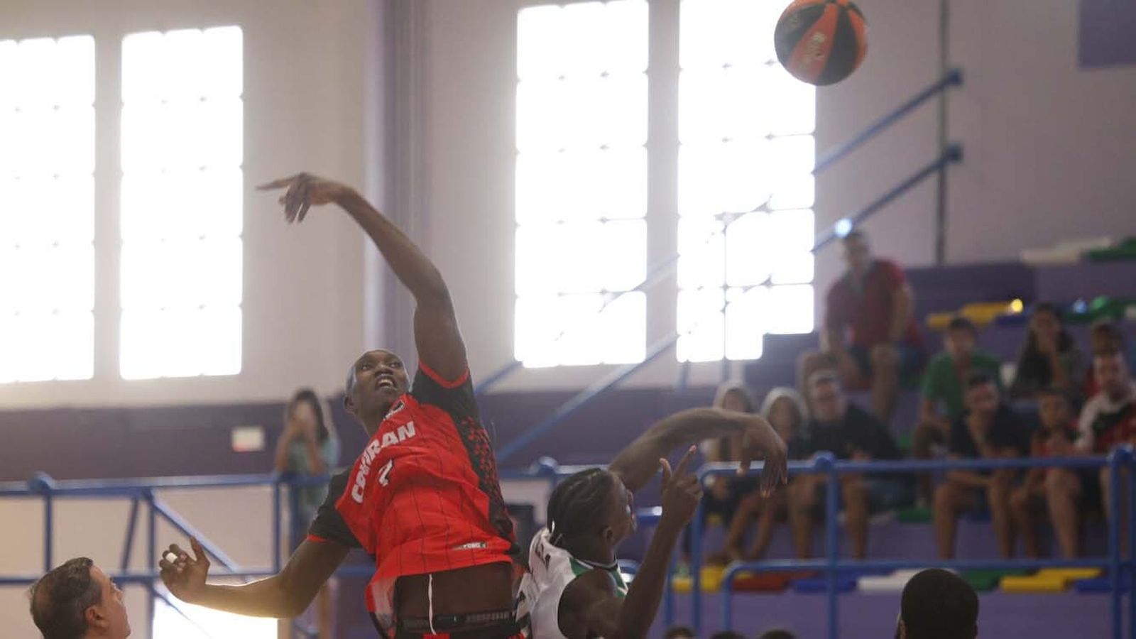 Las fotos de Real Betis - Fundación Granada en la Línea