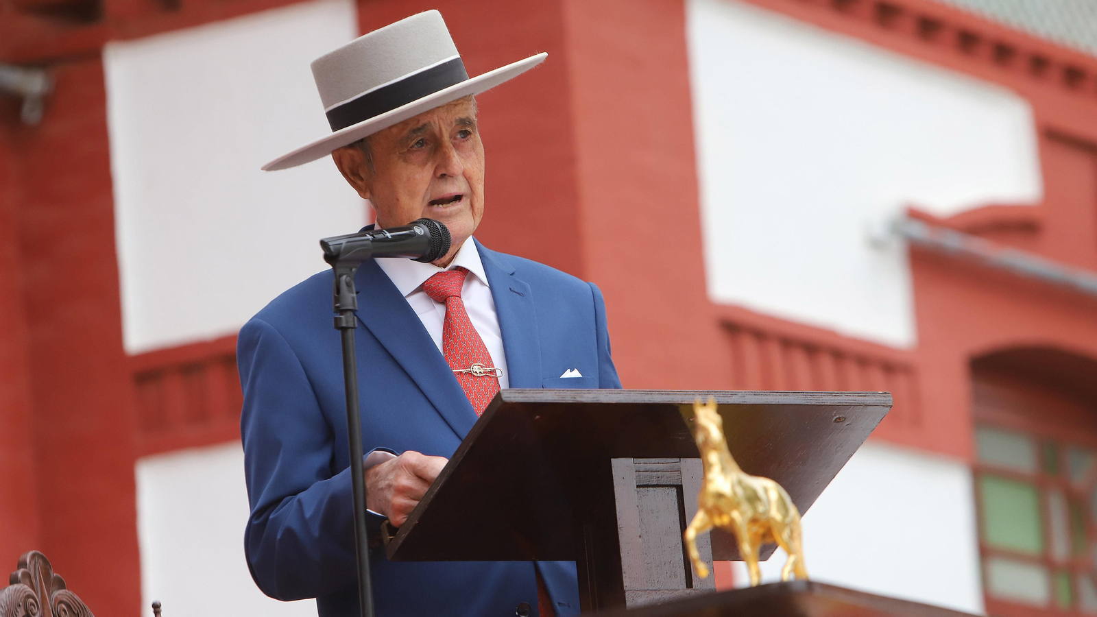 Entrega del Caballo de Oro 2020 al cochero Antonio Carrasco