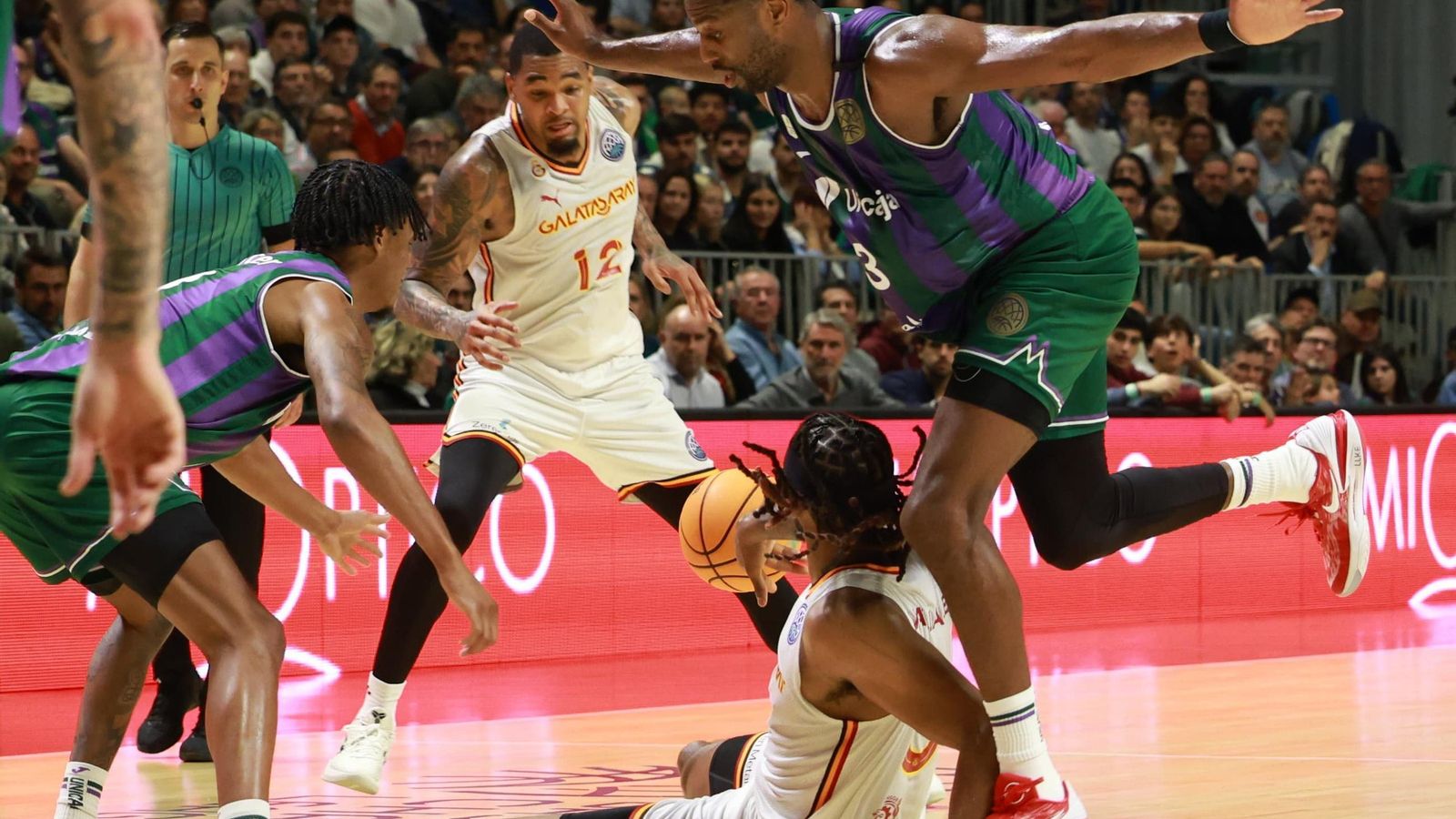 Las fotos del Unicaja-Galatasaray de BCL