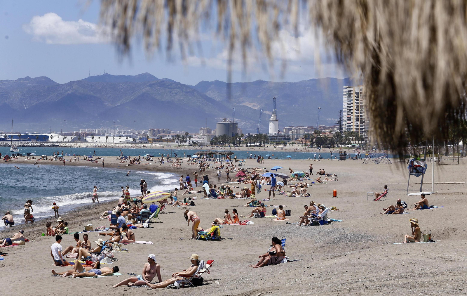 Las fotos de la playa de La Malagueta un día antes de entrar en la fase 3