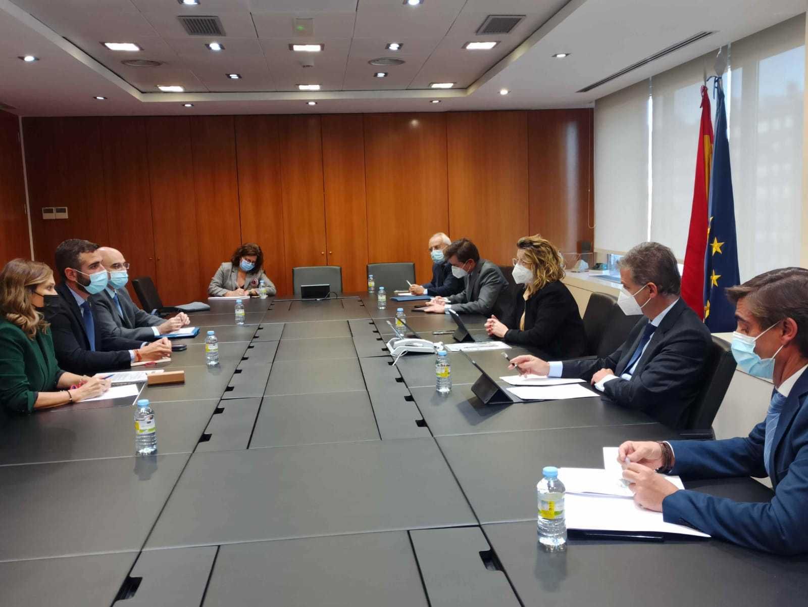 Una de las reuniones en las que se abordó la financiación del soterramiento con ADIF en 2021