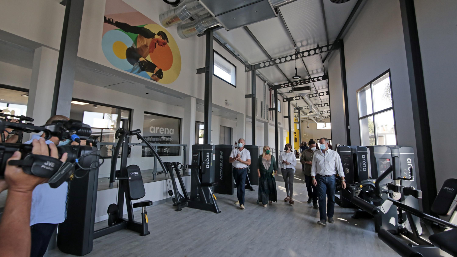 Alcaldesa visita Arena Fitness y Arena Village