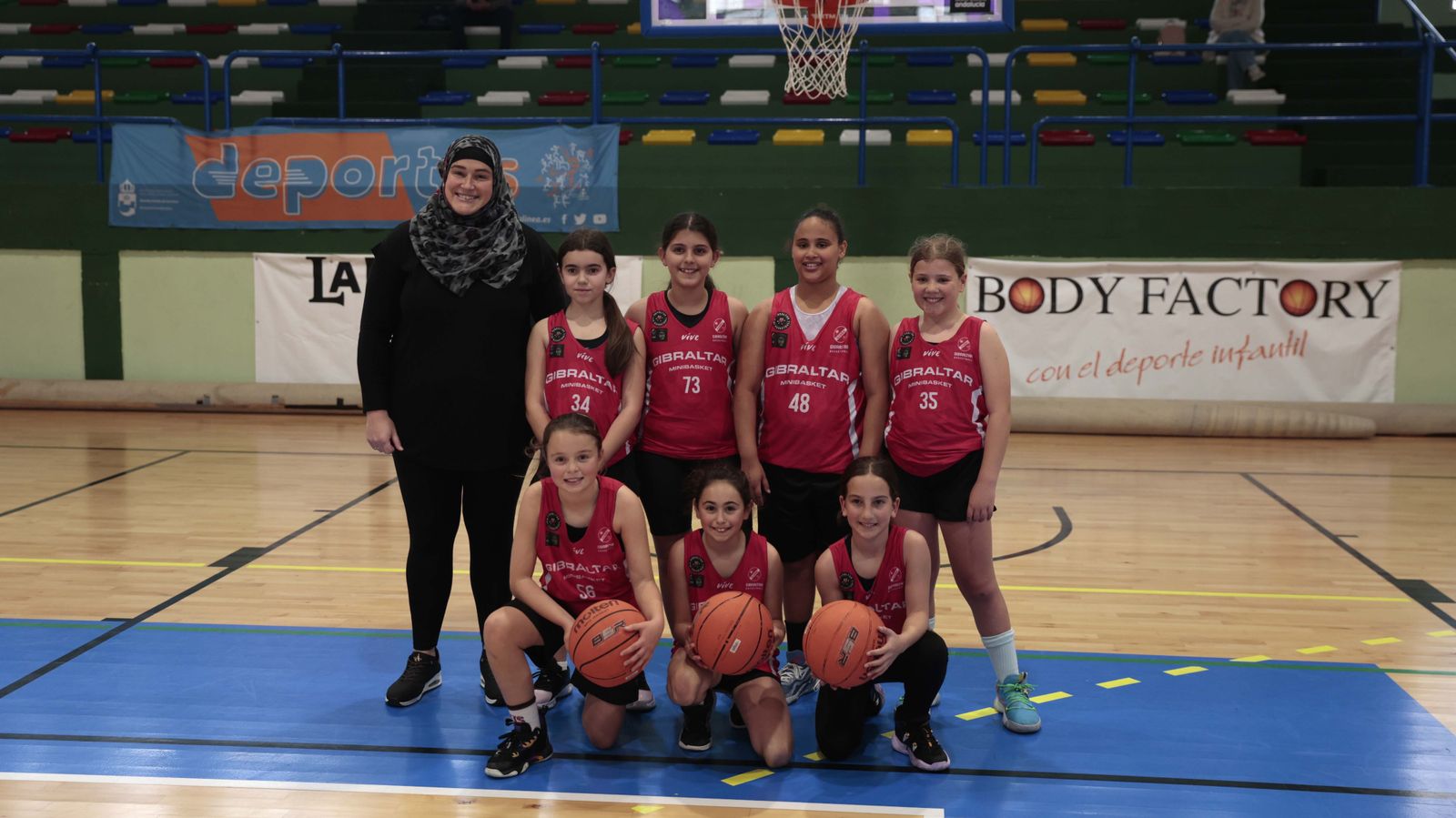 Las fotos de la primera jornada del torneo Semana Santa de baloncesto de la Línea