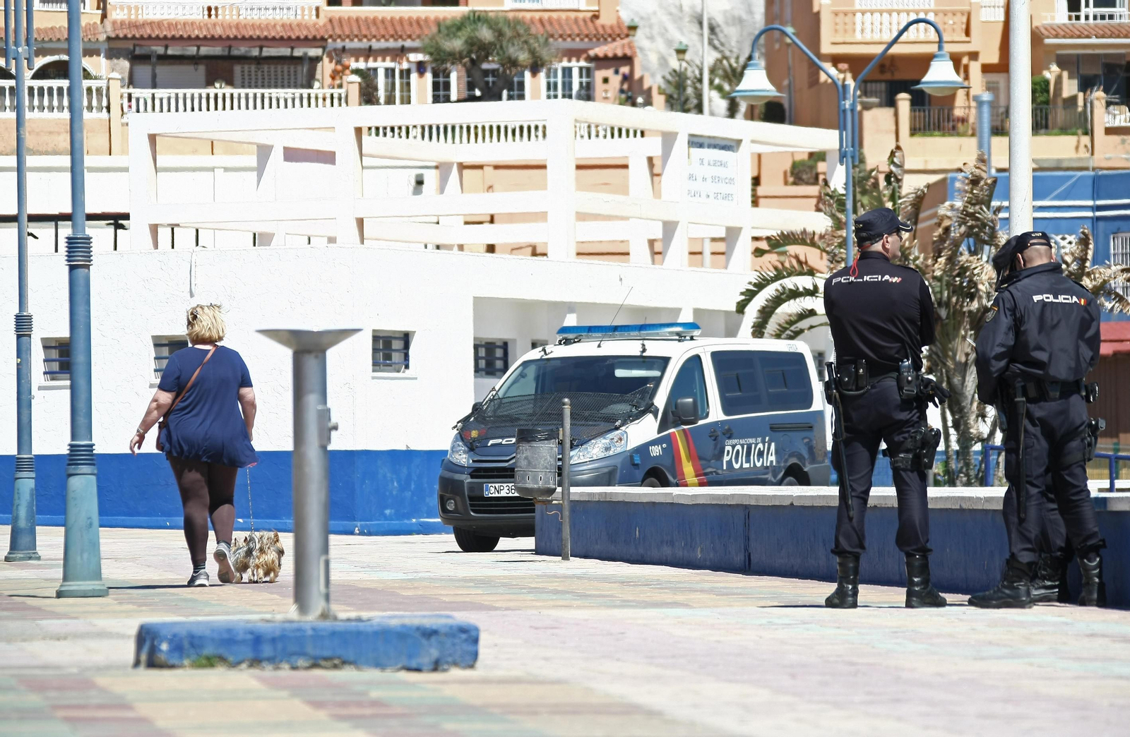 Agentes de la Policía Nacional en Getares, donde se produjo la última fuga de Abdellah El Haj, en marzo de este año.
