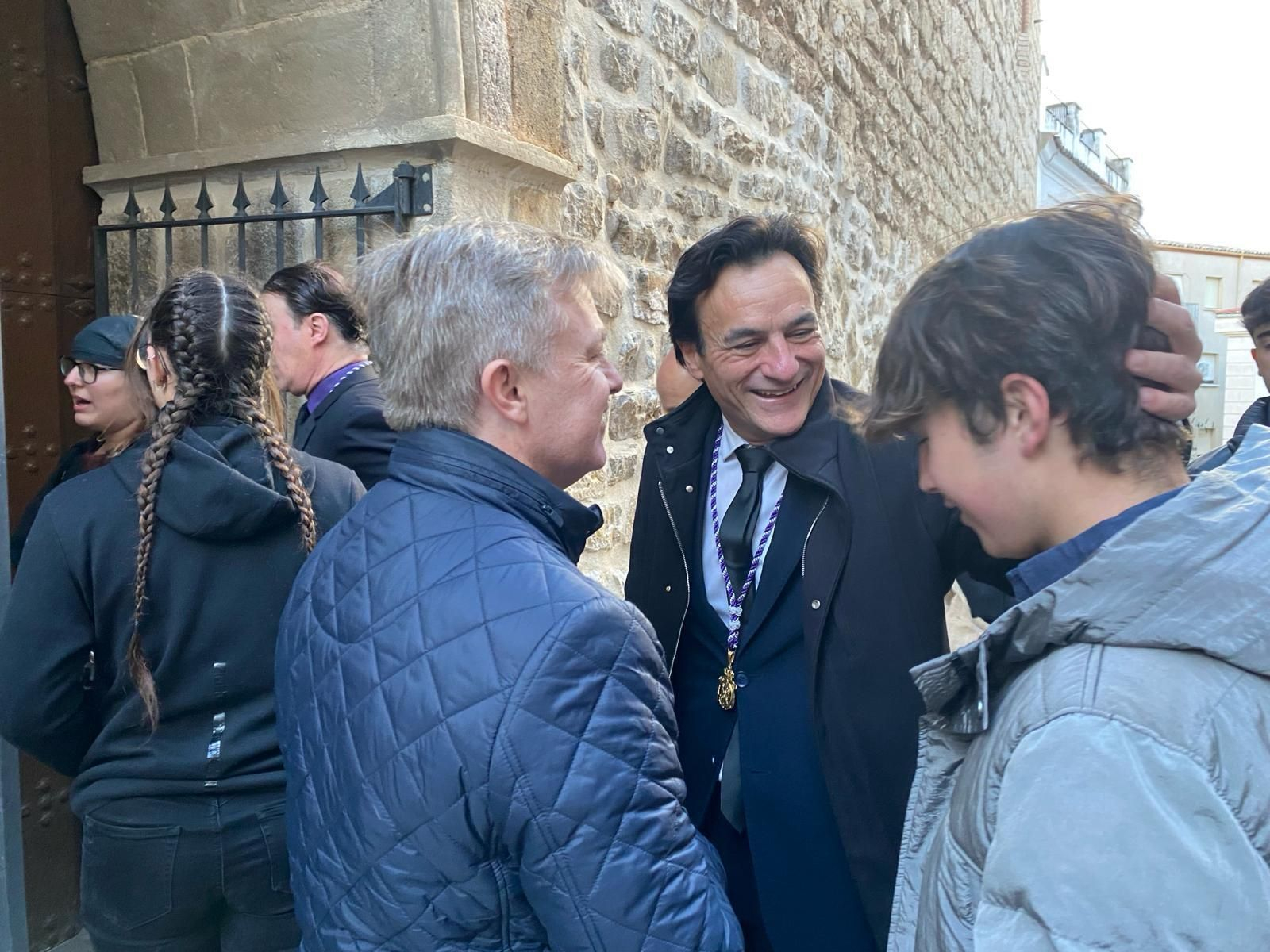 En imágenes: el Santo Sepulcro procesiona su luto por las calles de Jaén capital