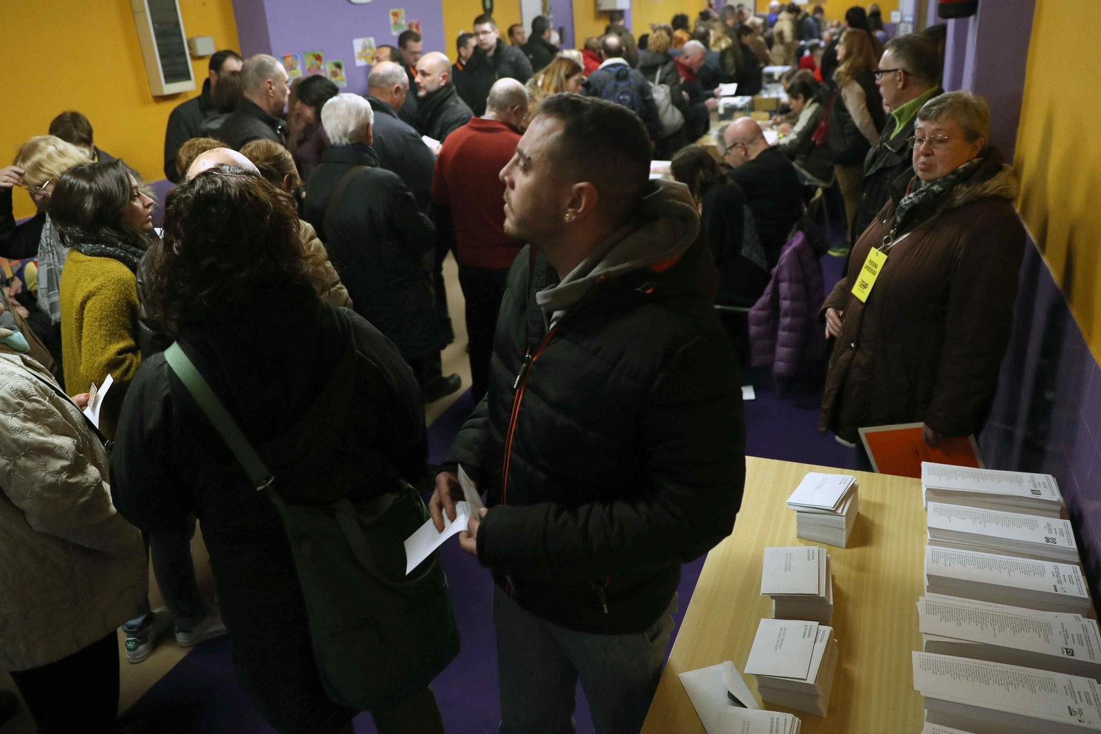 La jornada electoral en Cataluña, en imágenes