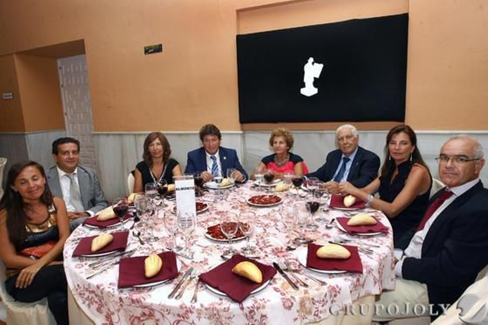 Noemí Sanchís, Antonio Ballester, Eulalia López, Eugenio Toro, Lupe Talero, José María Segovia, Alicia Núñez y José Luis Colón.

Foto: Alberto Dominguez/ Paqui Segarra