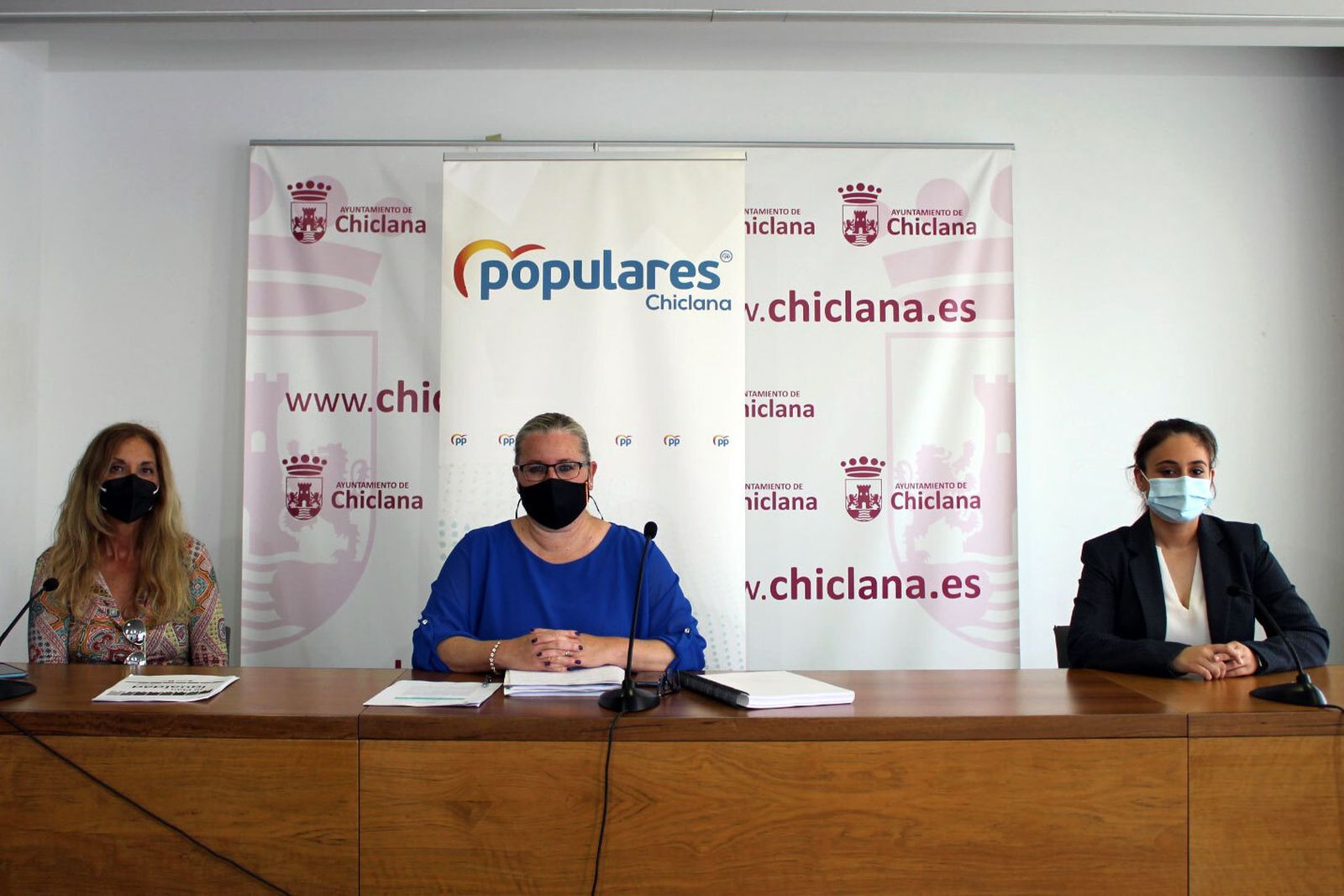 Representantes del PP de Chiclana, durante la presentación de la propuesta que llevarán al Pleno.