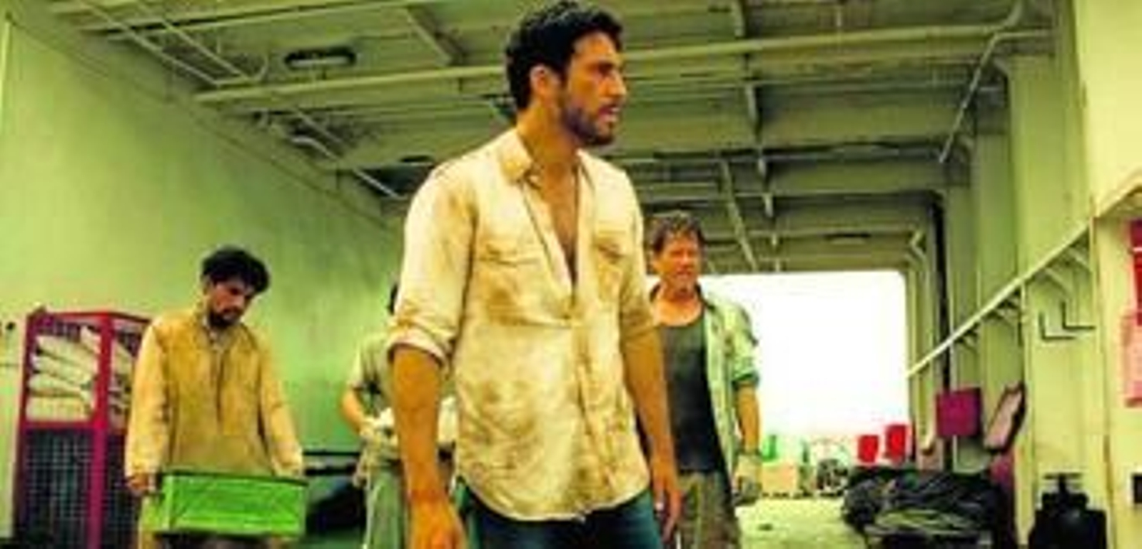 Miguel Ángel Silvestre interpreta al capitán del barco secuestrado.