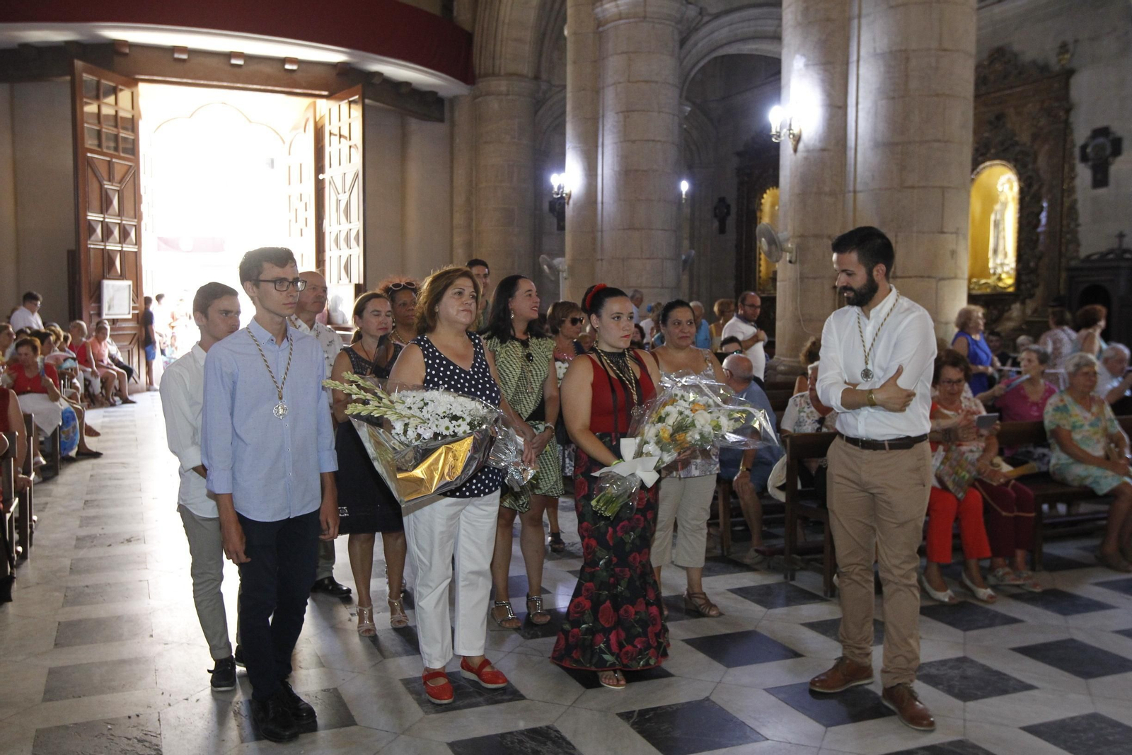 Fotogalería ofrenda floral a la Virgen del Mar. Feria de Almería 2019