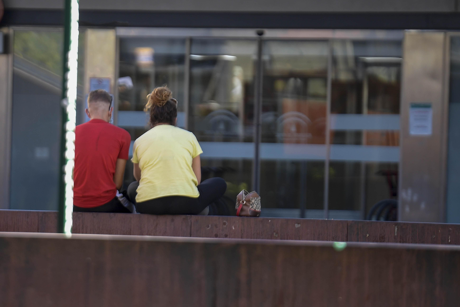 El Hospital Virgen de las Nieves de Granada impone el "estricto" control del estado de alarma para frenar los brotes de coronavirus