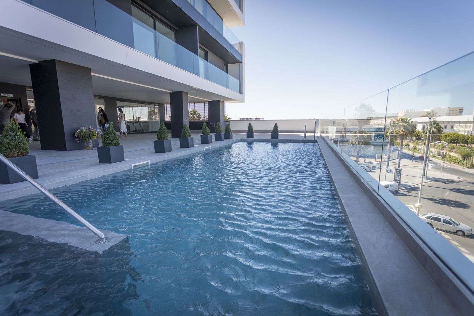 Imagen de archivo de un piso de lujo con piscina privada