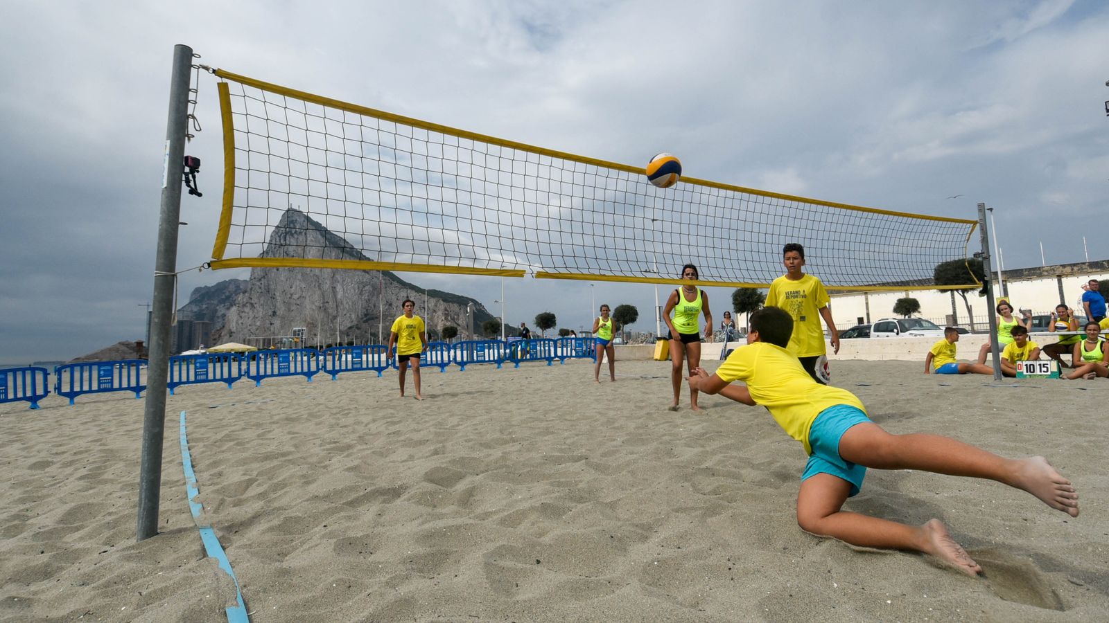 VOLEIBOL PLAYA EN LA PLAYA DE SANTA BARBARA