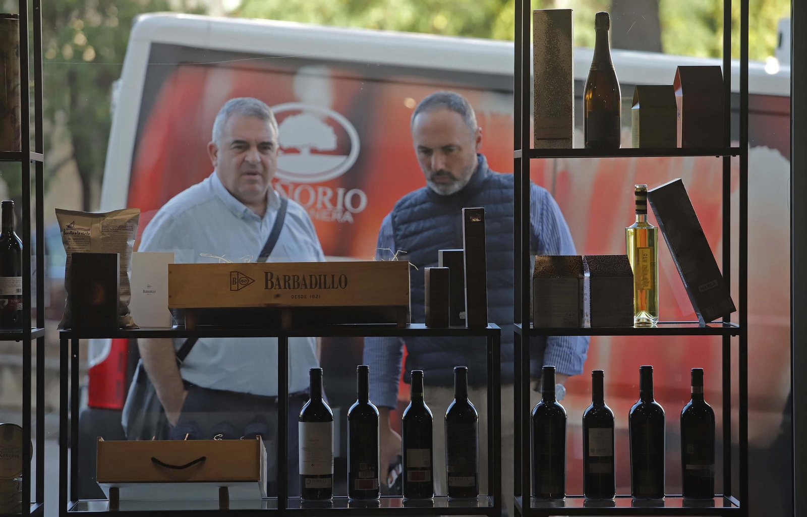 Fotos de la nueva enotienda de 'El Decantador' en Algeciras