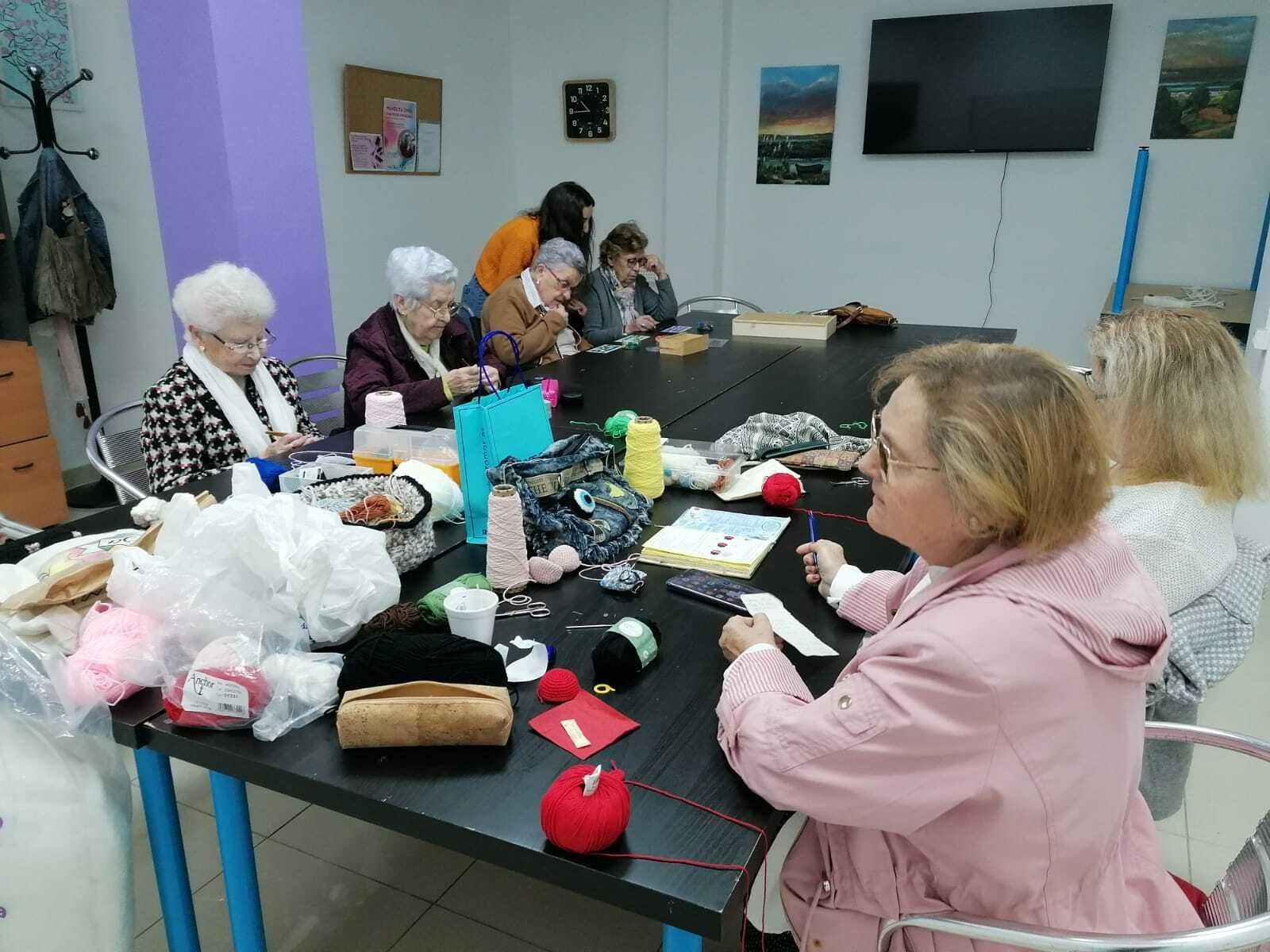 Taller de crochet en Anumayores.