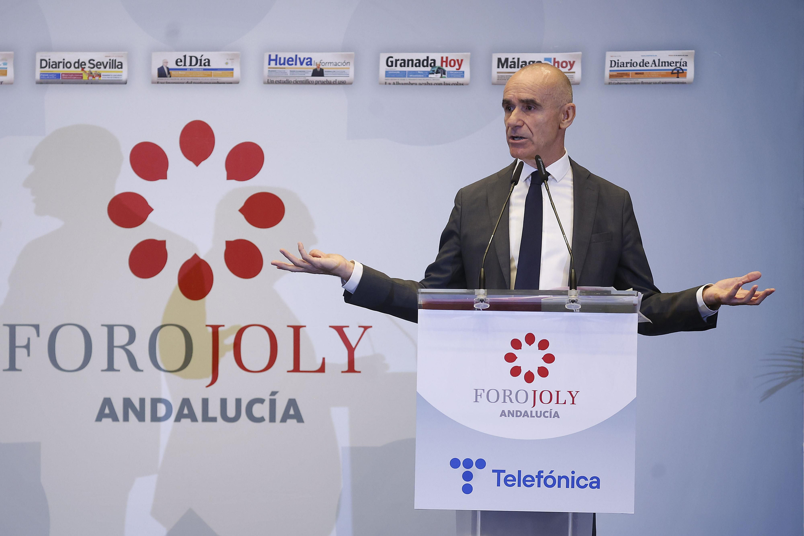 Muñoz gesticula durante su intervención en el foro del Grupo Joly.