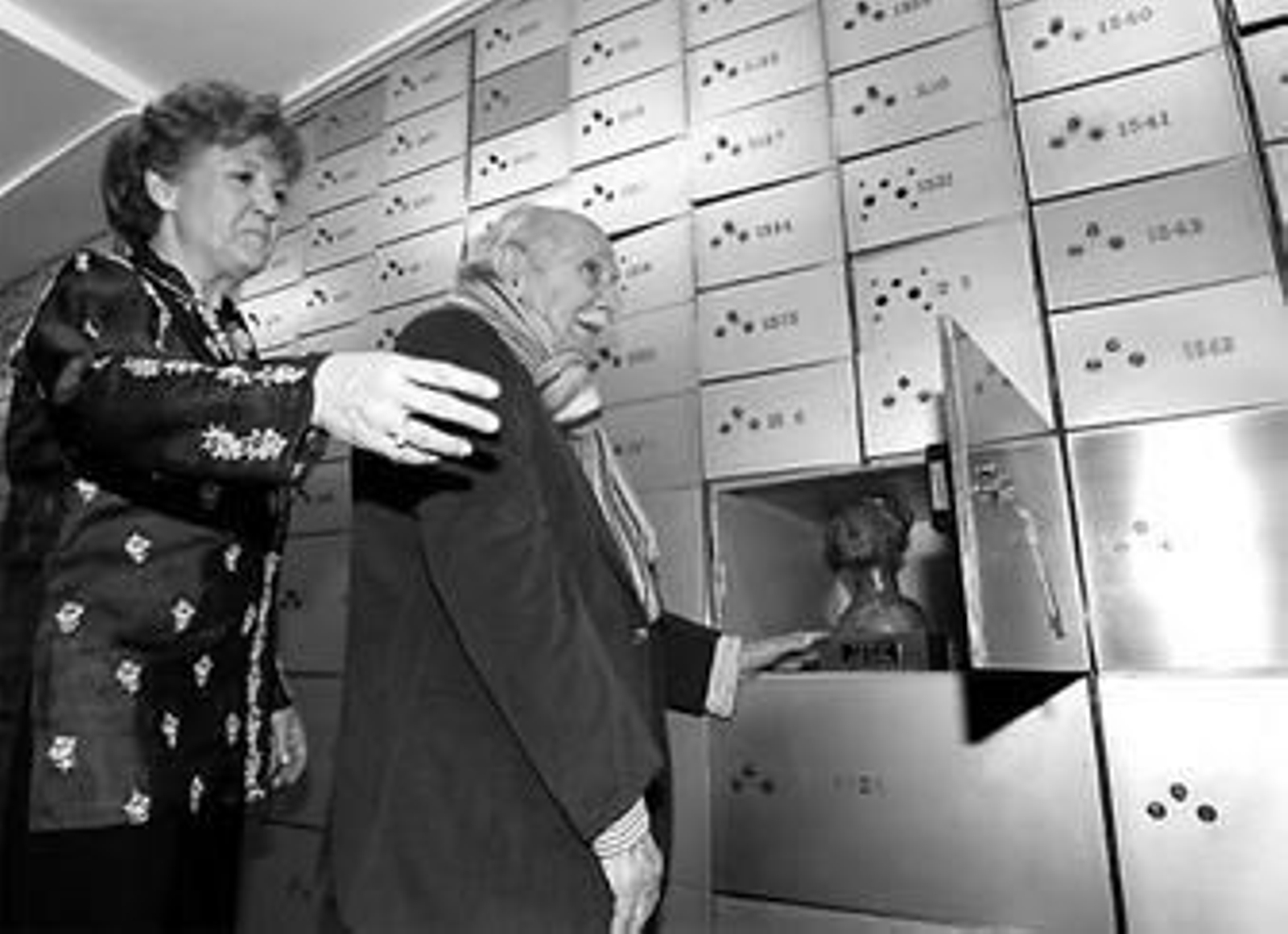 Manuel Alexandre guarda su legado en presencia de Caffarel.