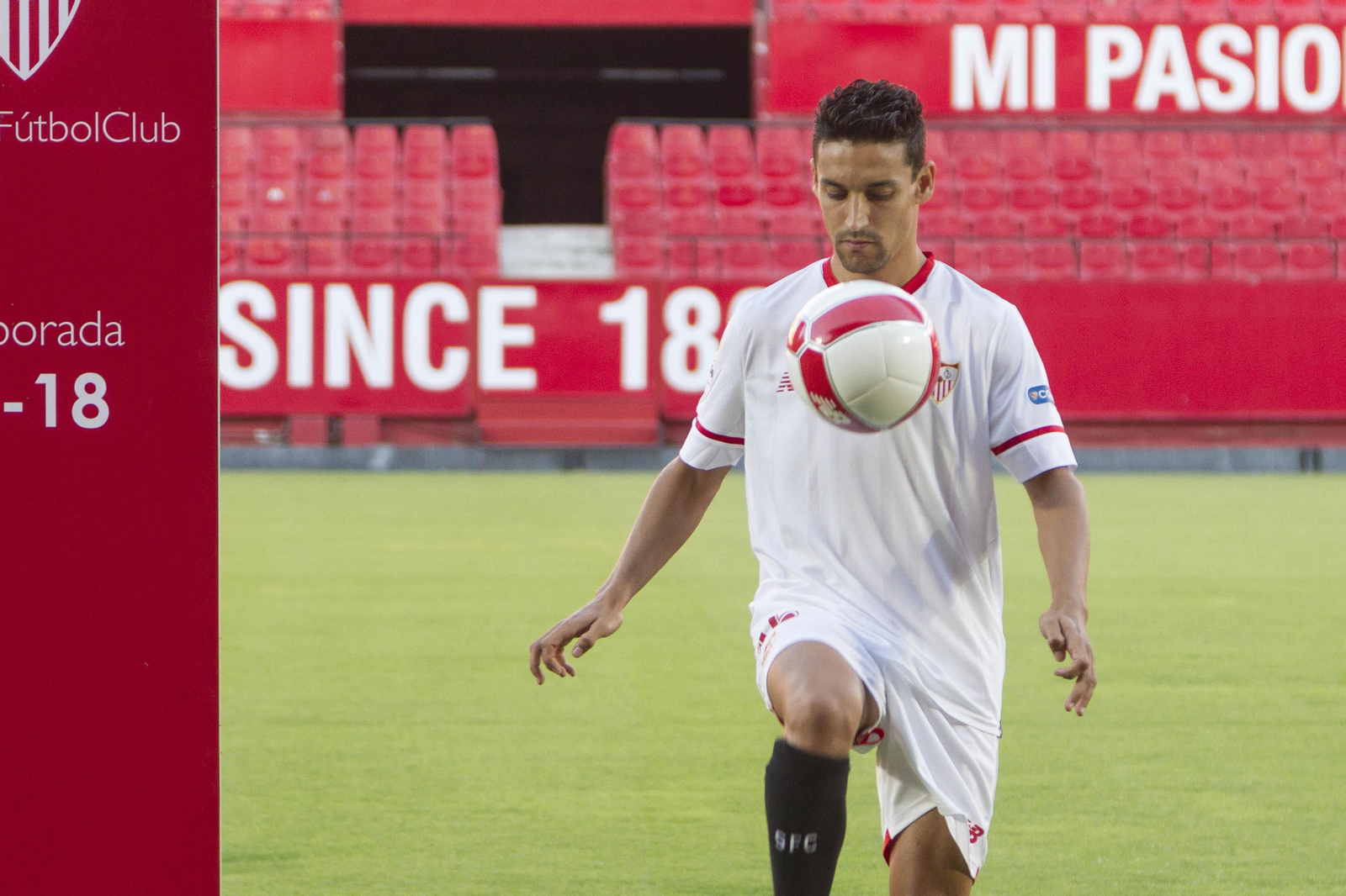 La presentación de Jesús Navas, en imágenes