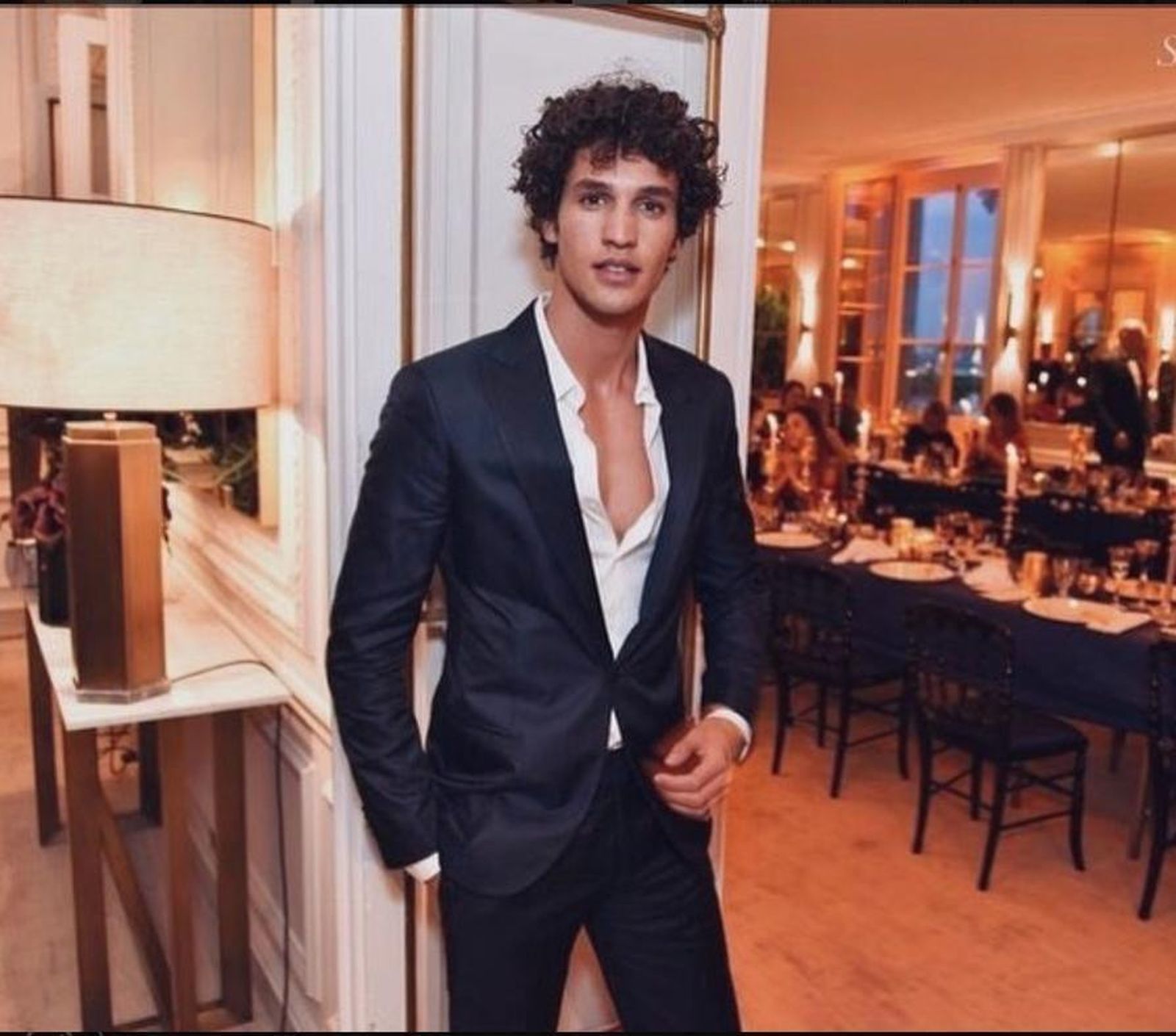 Los diseñadores más prestigiosos quieren contar con él como imagen de sus campañas.