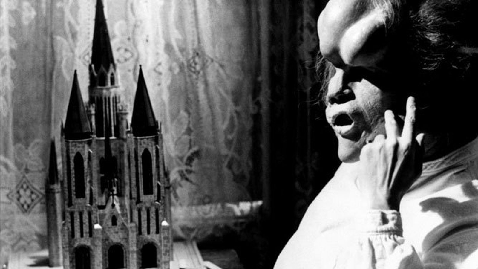 John Hurt, en 'El hombre elefante'.