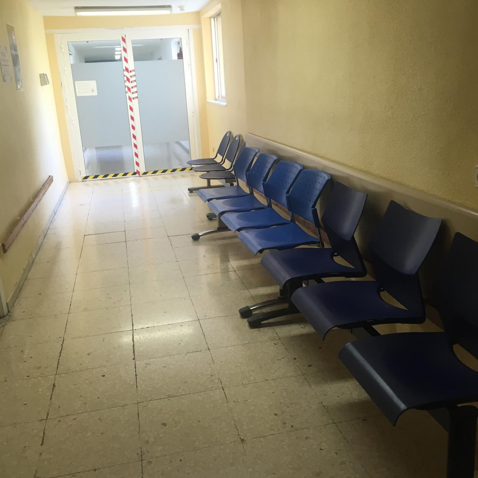 Pasillo y sala de espera del paritorio de Torrecárdenas