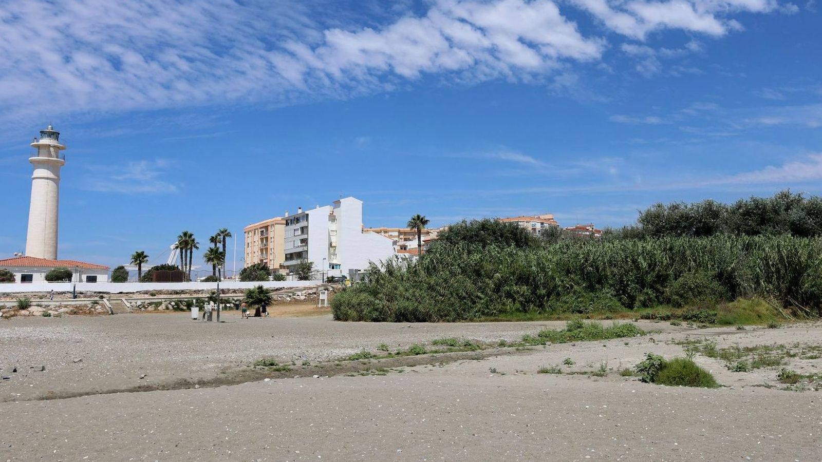 Imagen del río de Torrox en la zona en la que se hará el puente de la Senda Litoral