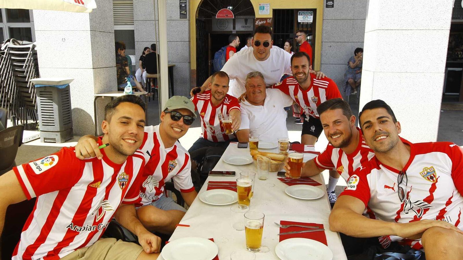 Aficionados del Almería en Leganés.