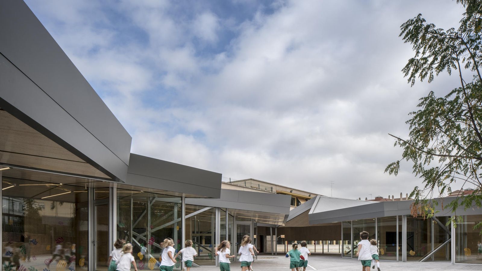 Escuela infantil Colegio IBVM Irlandesas  (Premiado XV Bienal Española de Arquitectura  y Urbanismo).  MGM y Rocío Casado.
