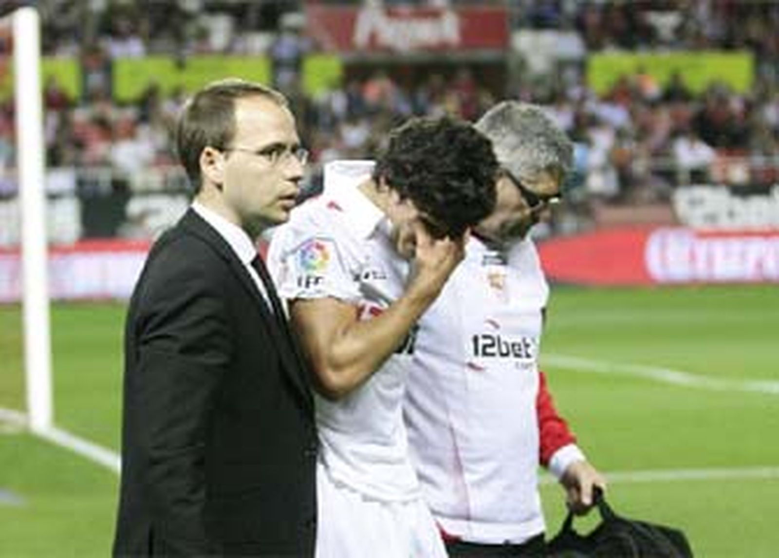 Perotti estará de baja entre cinco y siete semanas; y Zokora, en torno a dos