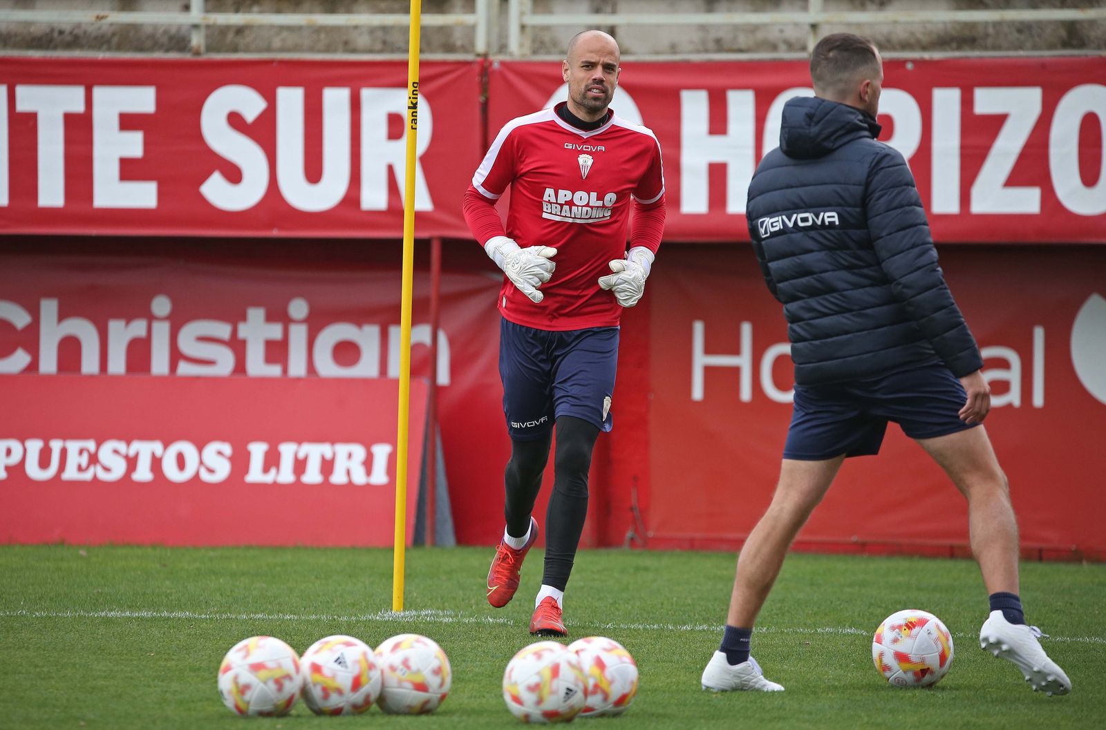Fotos del entrenamiento del Algeciras CF con el portero Rubén Miño