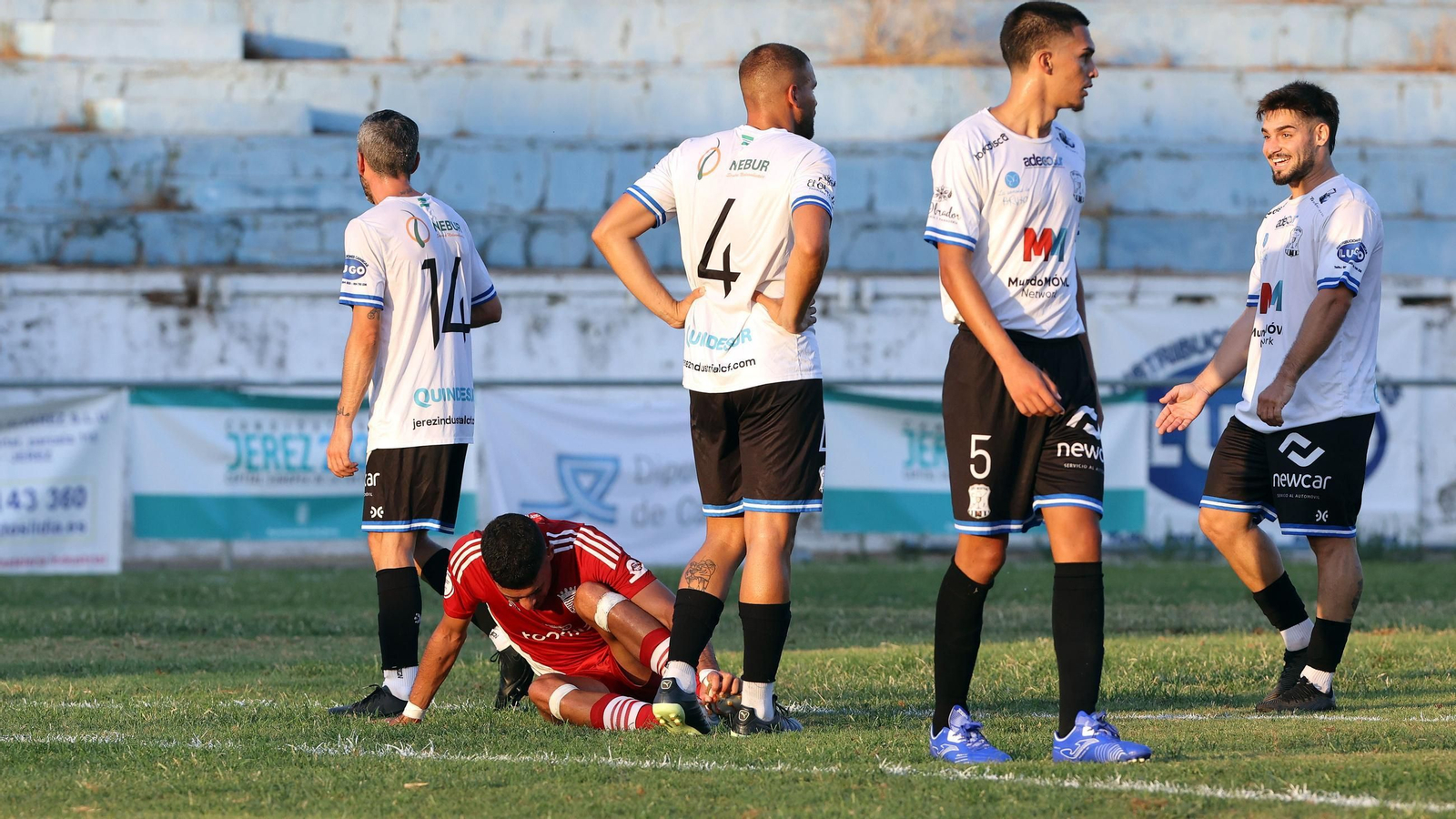 Imágenes del Trofeo Pedro Garrido entre el Jerez Industrial y el Xerez CD
