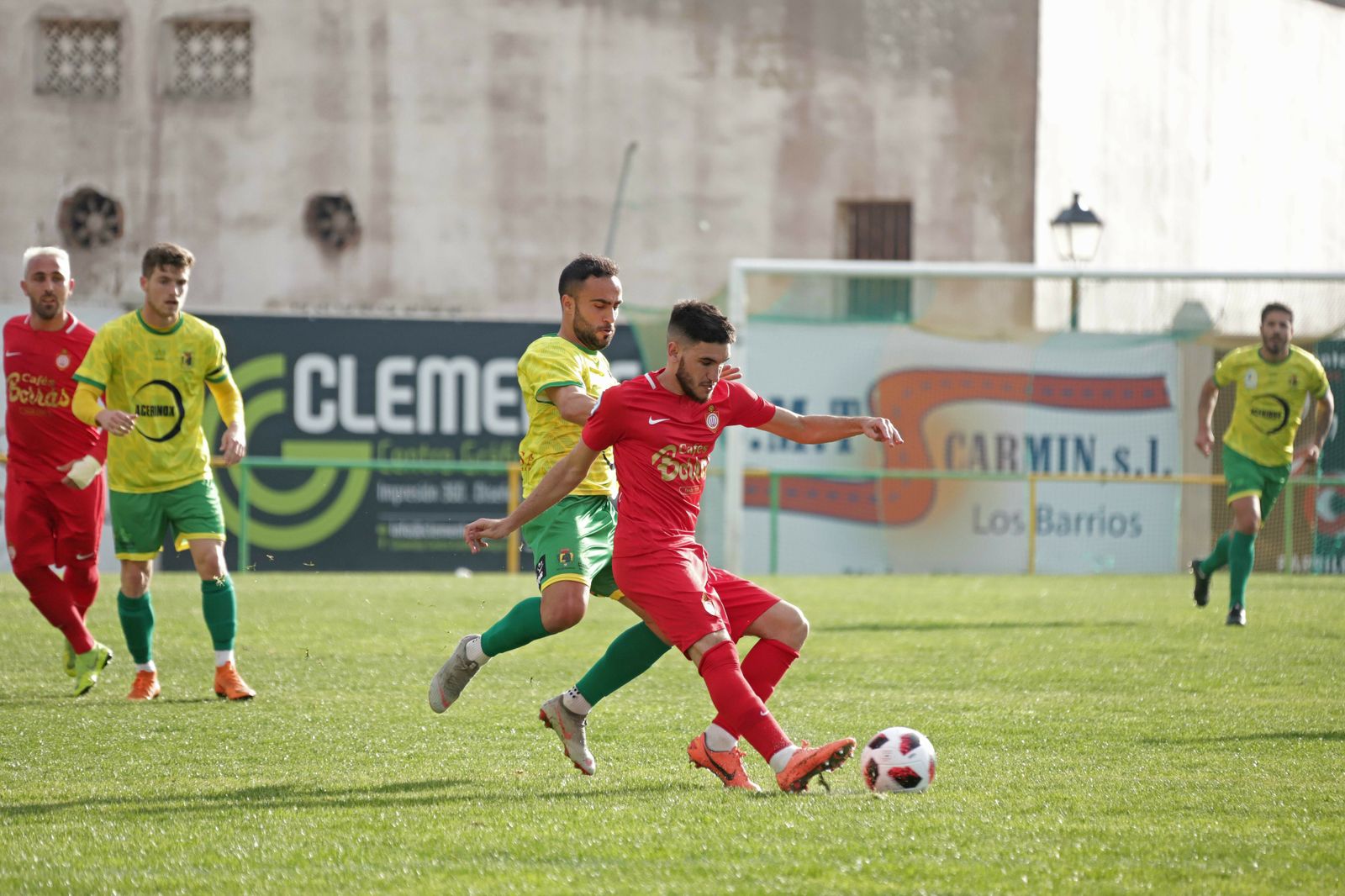 Una imagen del partido entre Los Barrios y el Utrera