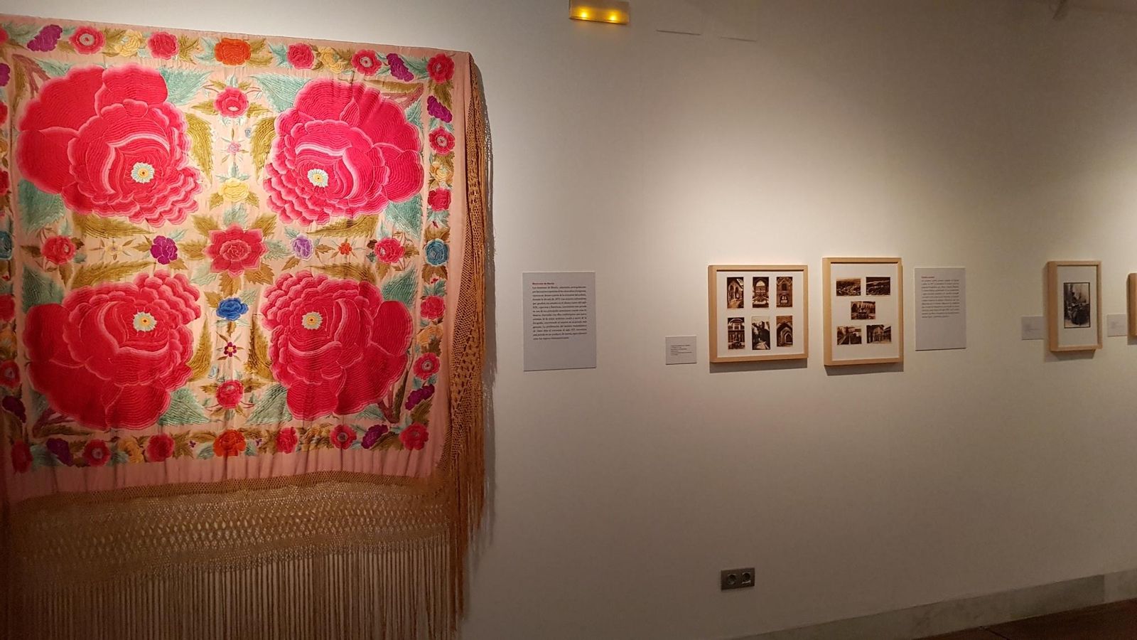 Los mantones resultaban llamativos para los primeros turistas que visitaron Sevilla,