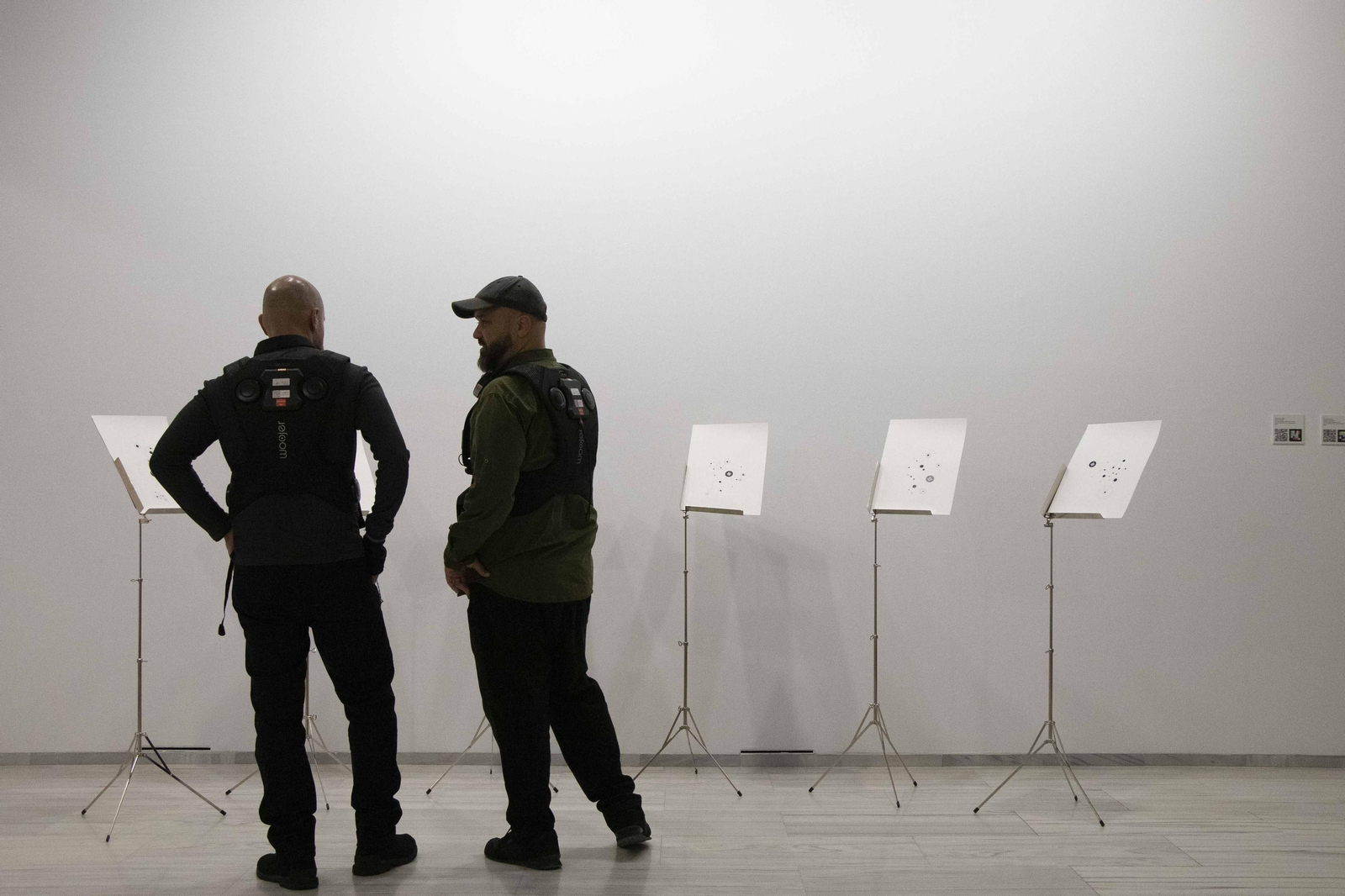 La muestra de la Madraza que hace realidad el tópico de 'vibrar con el arte'.