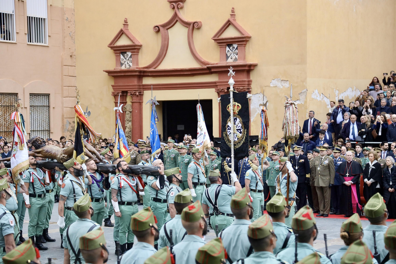 Las fotos de la Legión en el traslado del Cristo de Mena en Málaga este Jueves Santo Las fotos de la Legión en el traslado del Cristo de Mena en Málaga este Jueves Santo