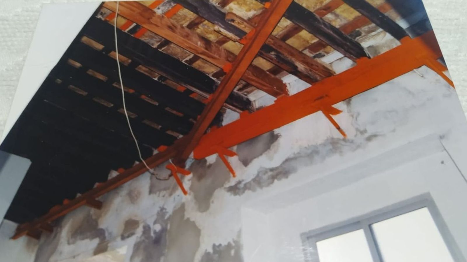 Una imagen de las vigas de la finca.