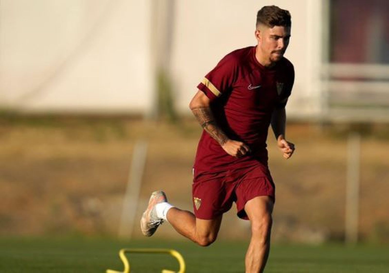 Pozo entrena con el Sevilla.