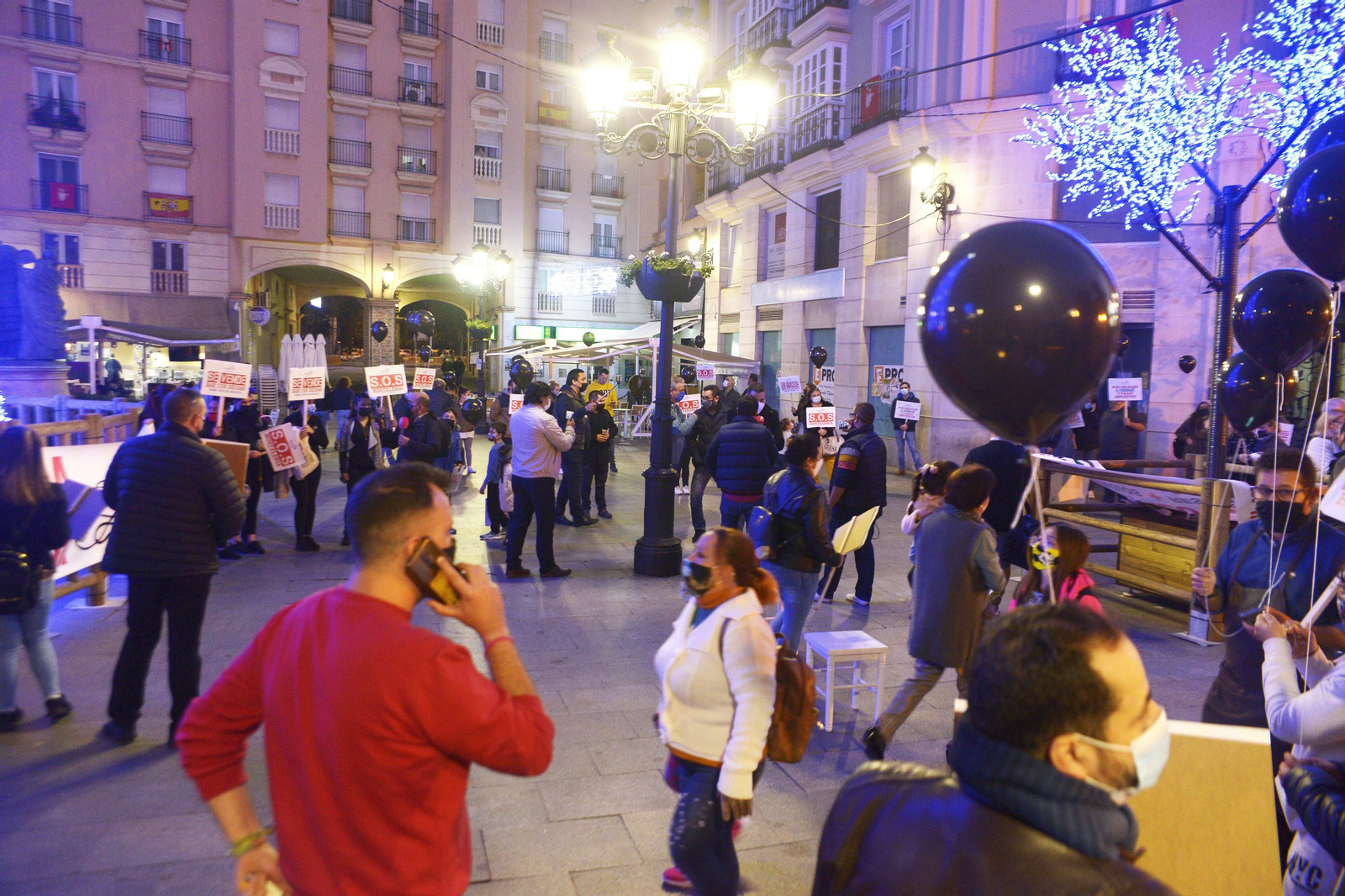 Fotos de la concentracíon de los hosteleros de La Línea