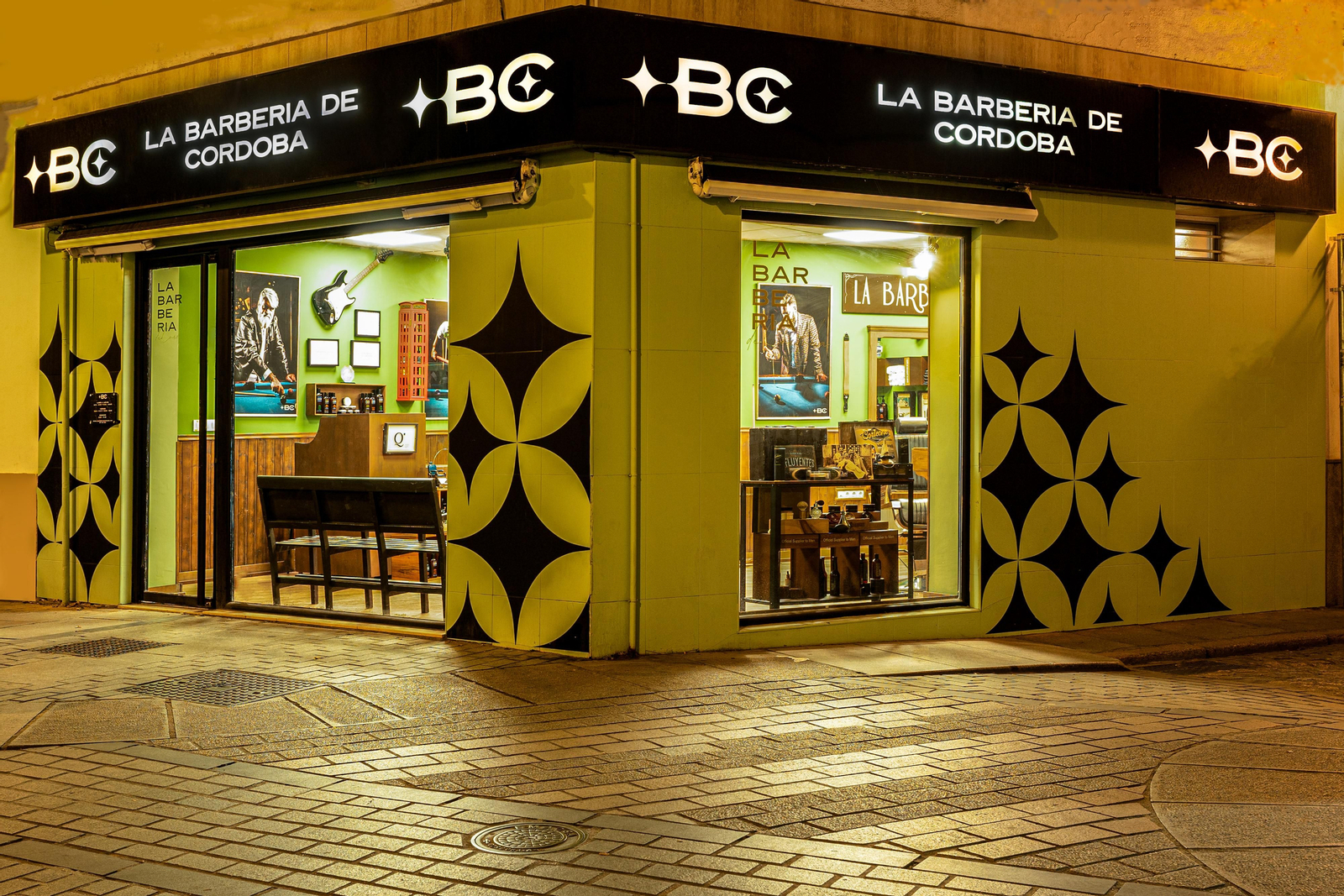 La fachada de La Barbería de Córdoba.