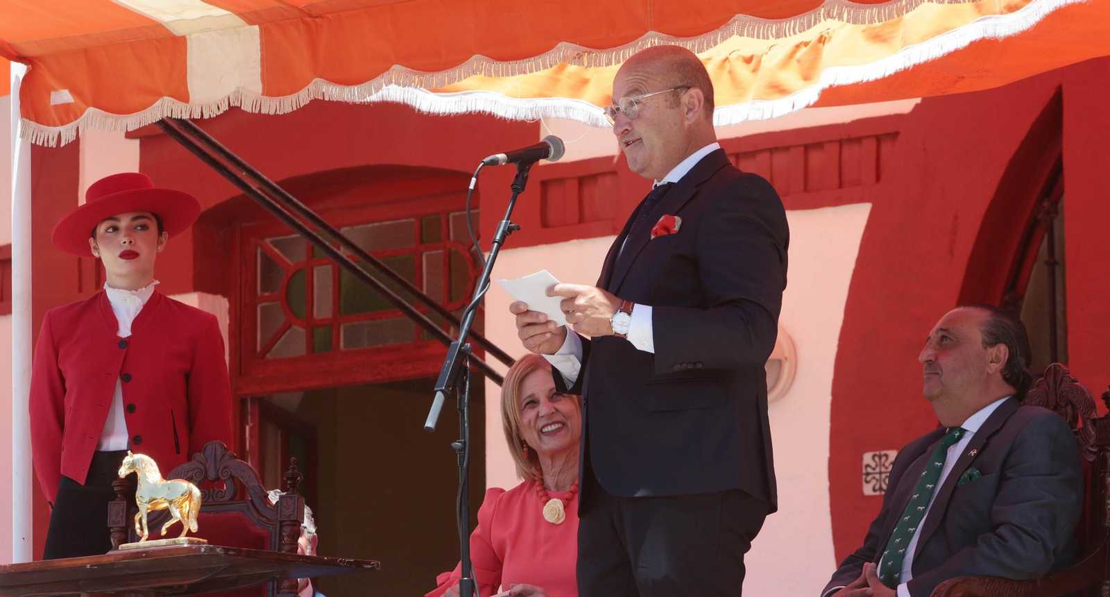 Entrega del Caballo de Oro Jerez 2024 a Francisco Dorante