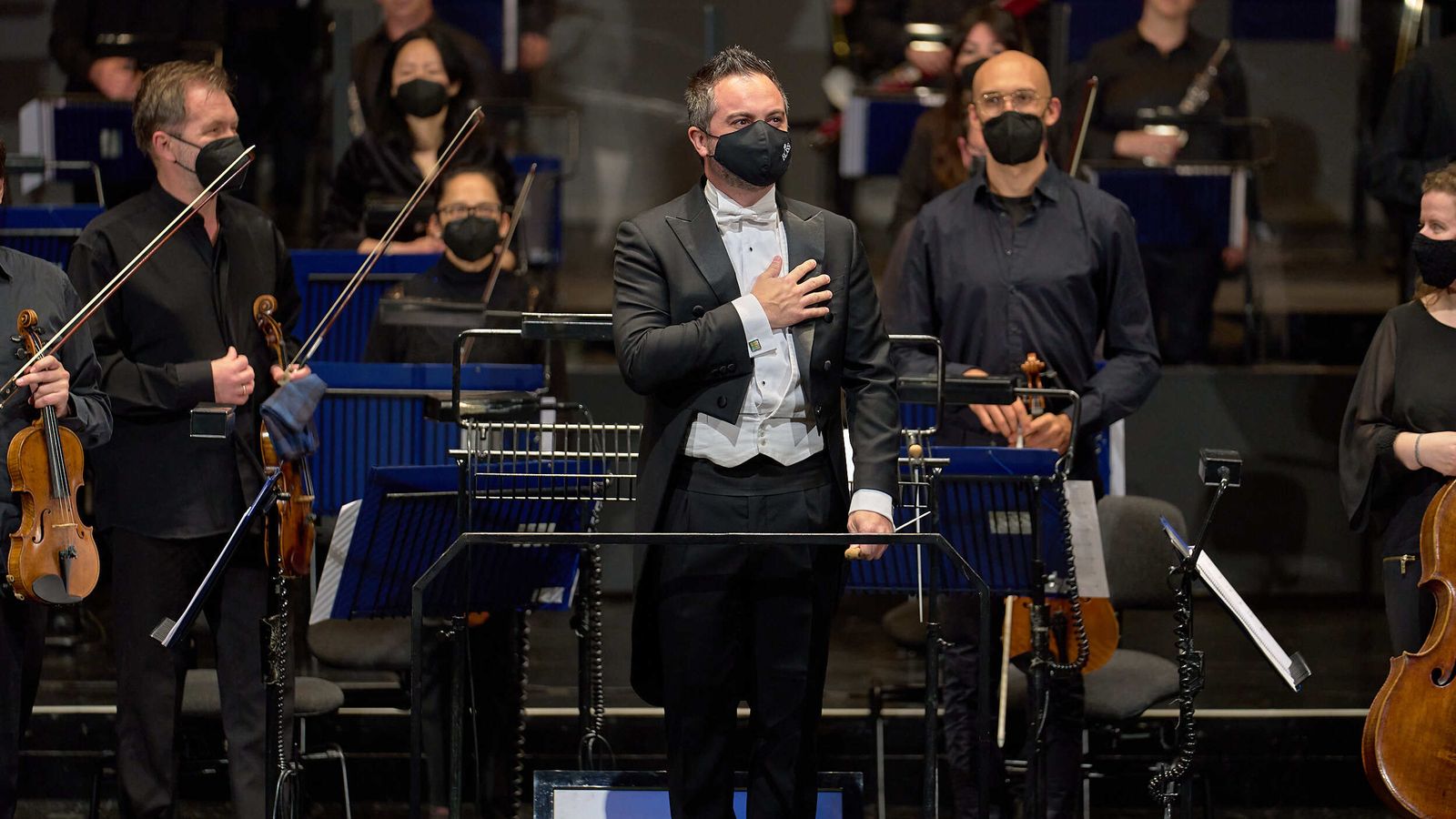 Alfonso Casado agradece el cariño del público.