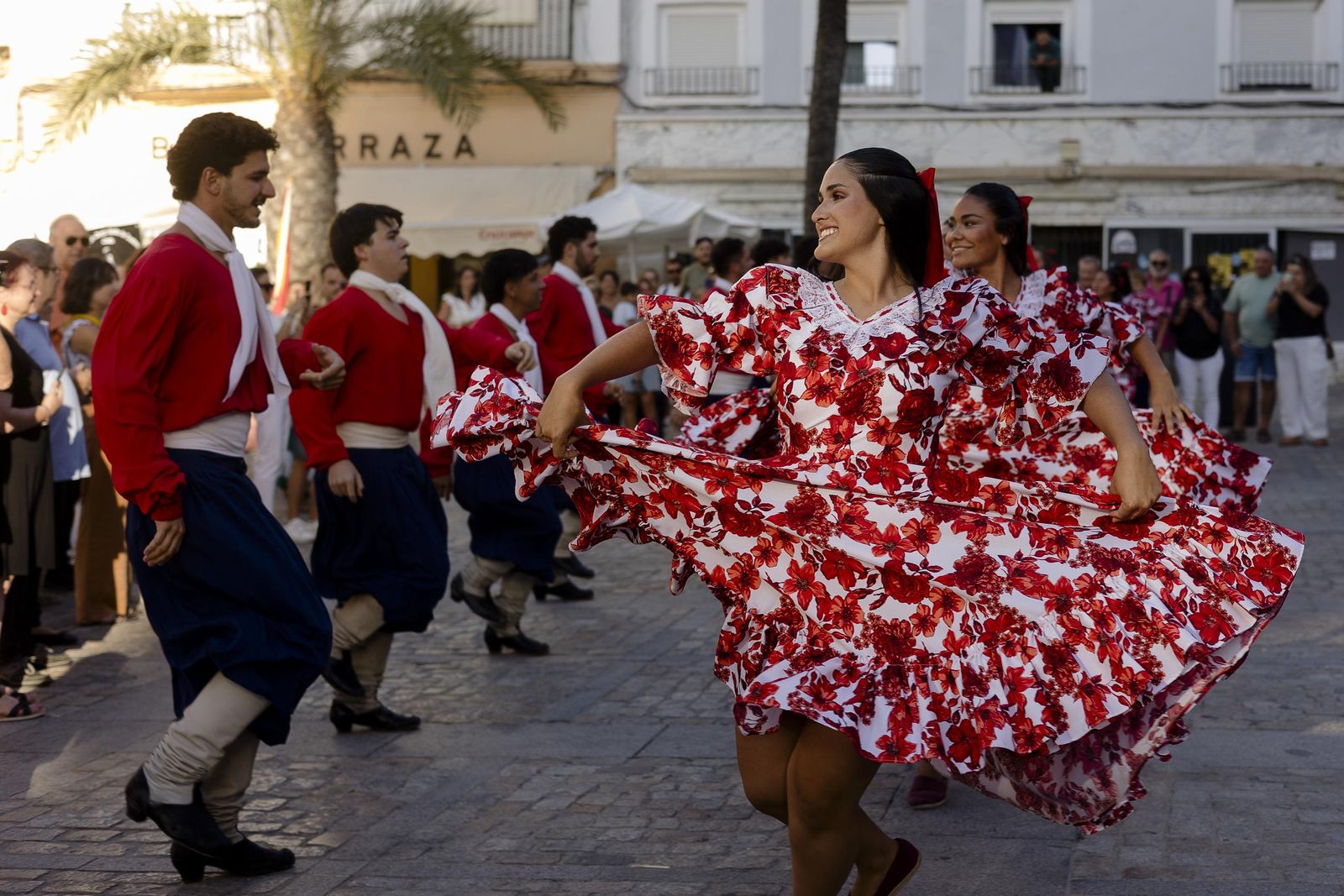 Las imágenes del desfile inaugural del XXX Festival de Folklore Ciudad de Cádiz