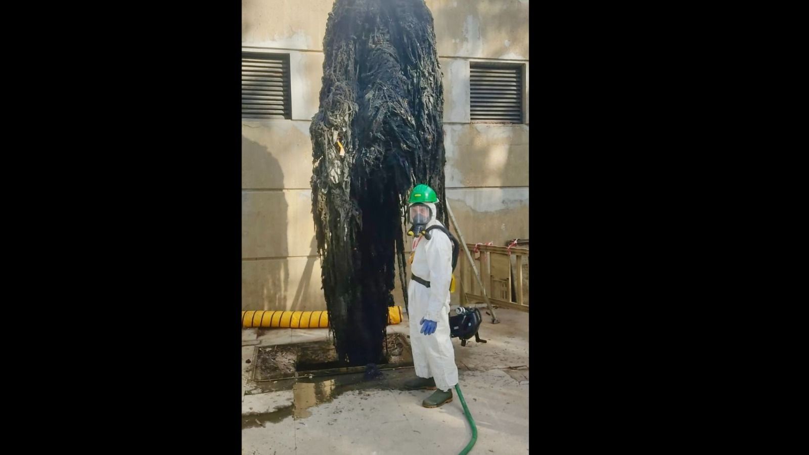 Sacan más de 400 kilos de toallitas de las alcantarillas de Huelva