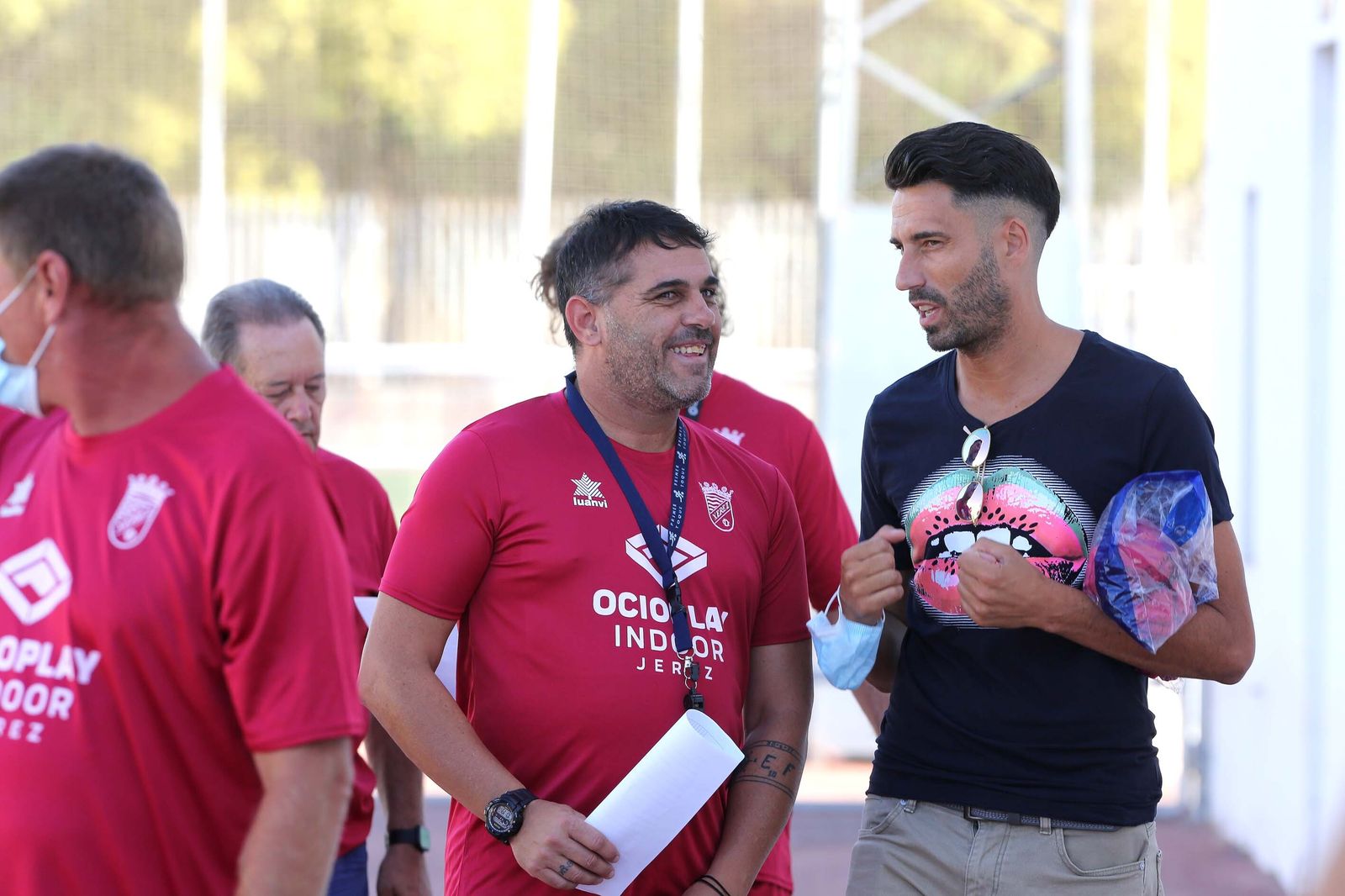 Ramón Verdú habla con Fajardo durante un entrenamiento en La Granja.