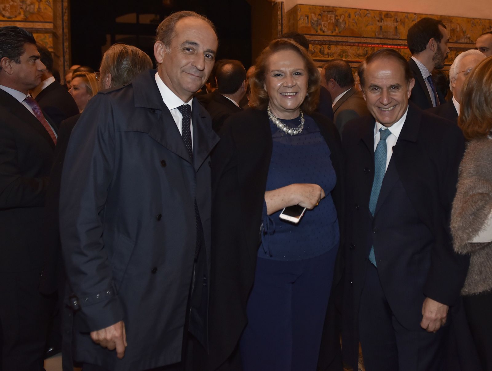Gabriel Pérez Alcalá, rector de la Universidad Loyola, y Concha Yoldi, presidenta del Consejo Social de la Universidad de Sevilla.