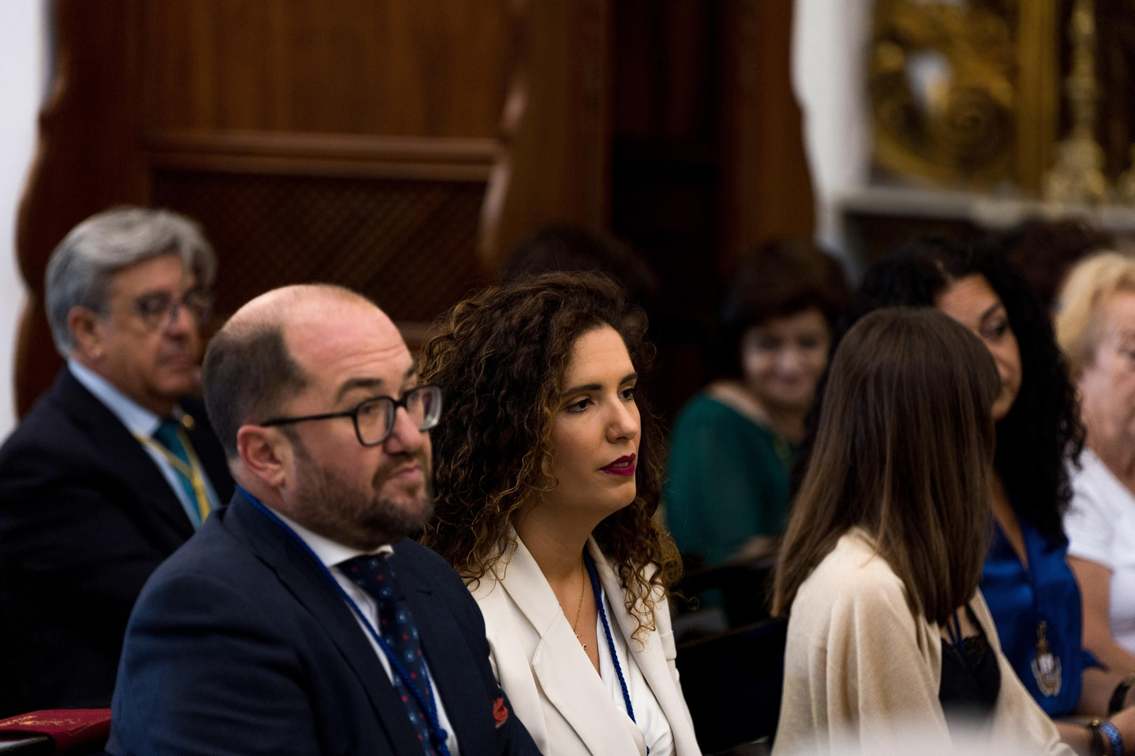 Las imágenes de la función y el besamanos a la Virgen del Carmen en San Fernando
