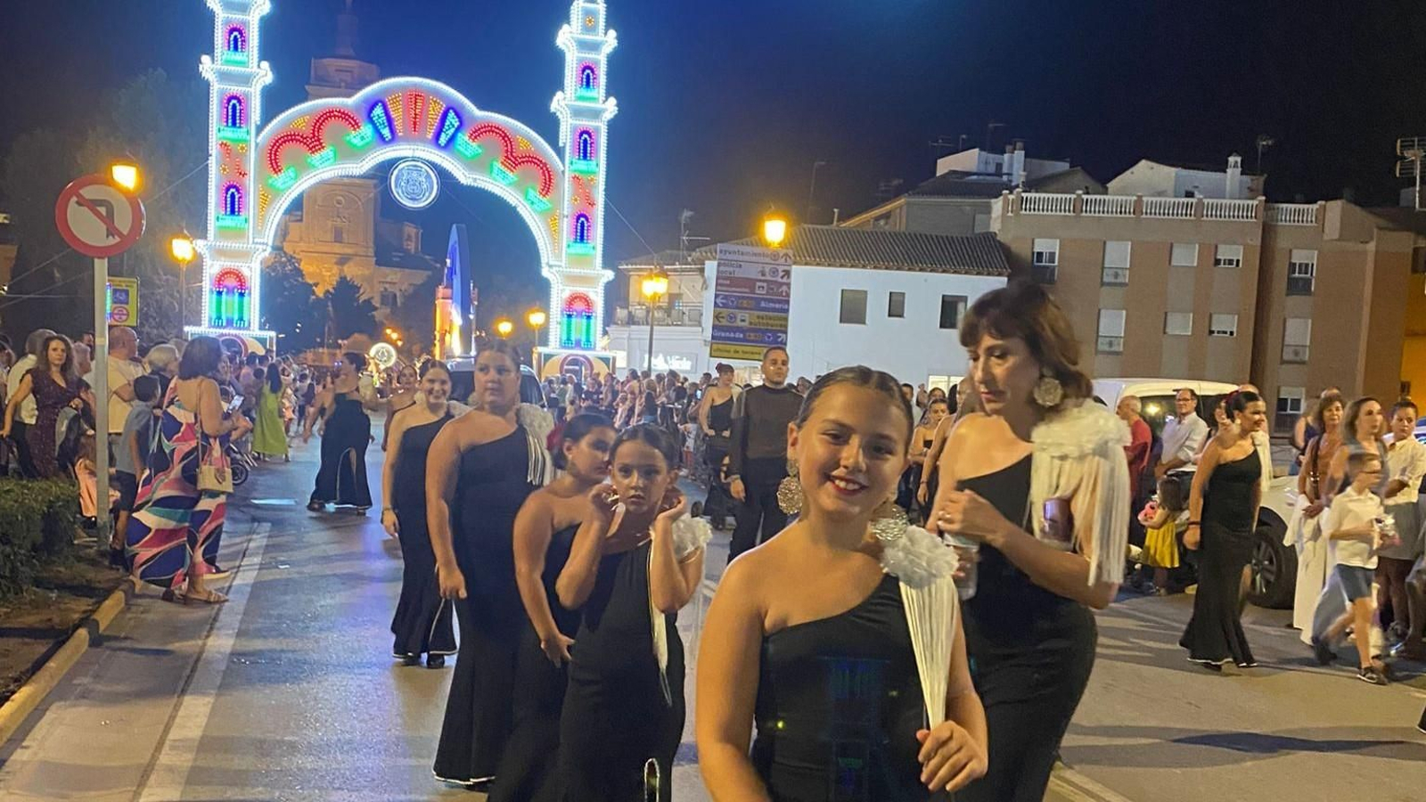 Accitanos y accitanas de todas las edades participaron en el desfile.