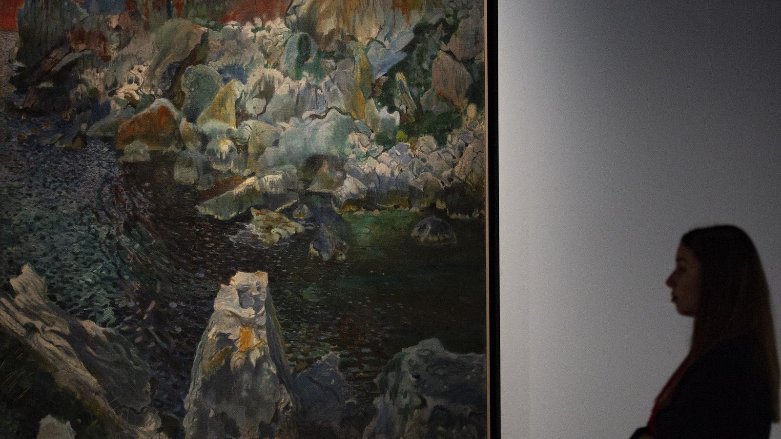 Ante la 'Puesta de sol' (1903) del pintor Joaquim Mir.